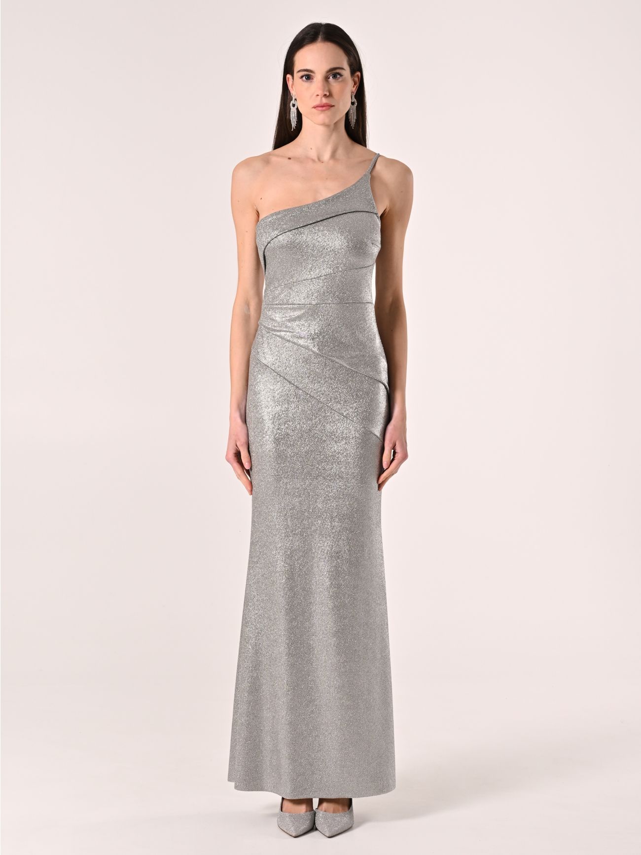 Langes Kleid mit einer Schulter in Silber det_1