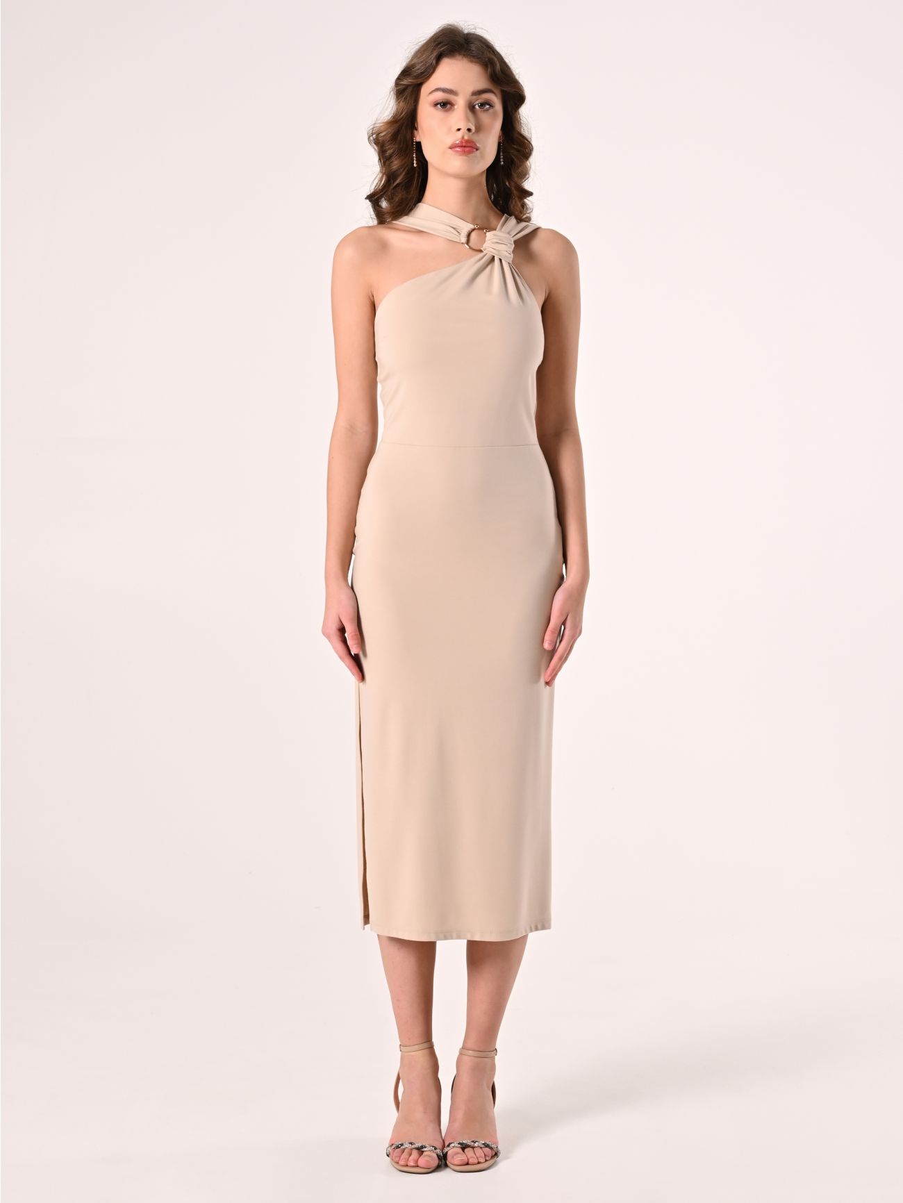 Abito Beige Stretch con Scollo Asimmetrico det_1