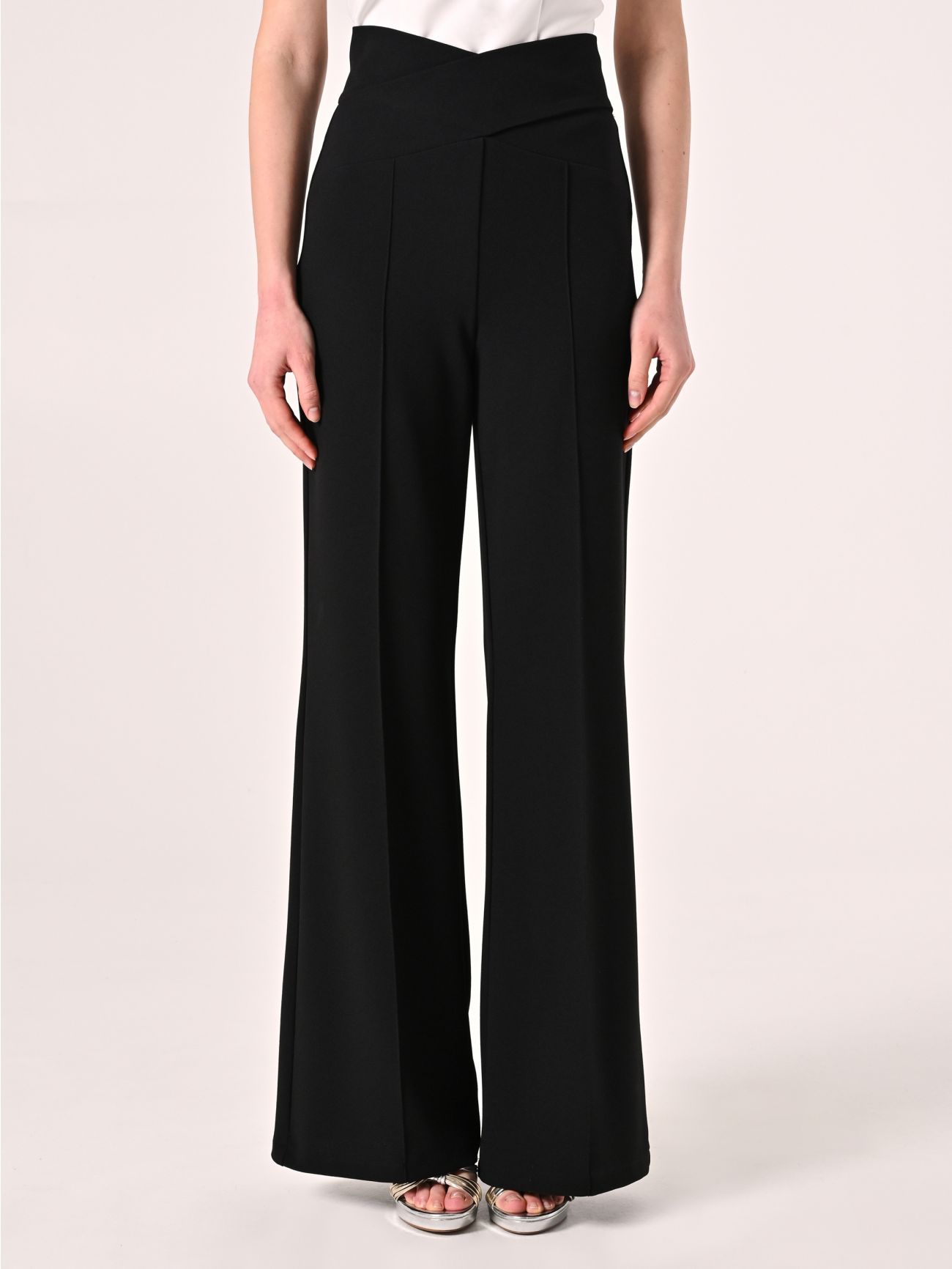 Pantaloni Neri con Incrocio det_2
