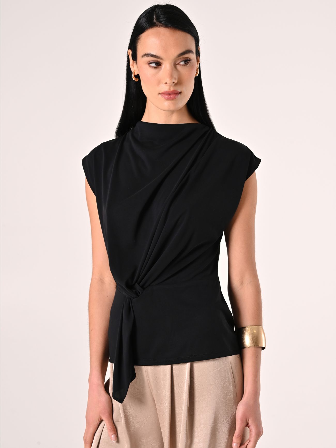 Black Tencel Top in_i7