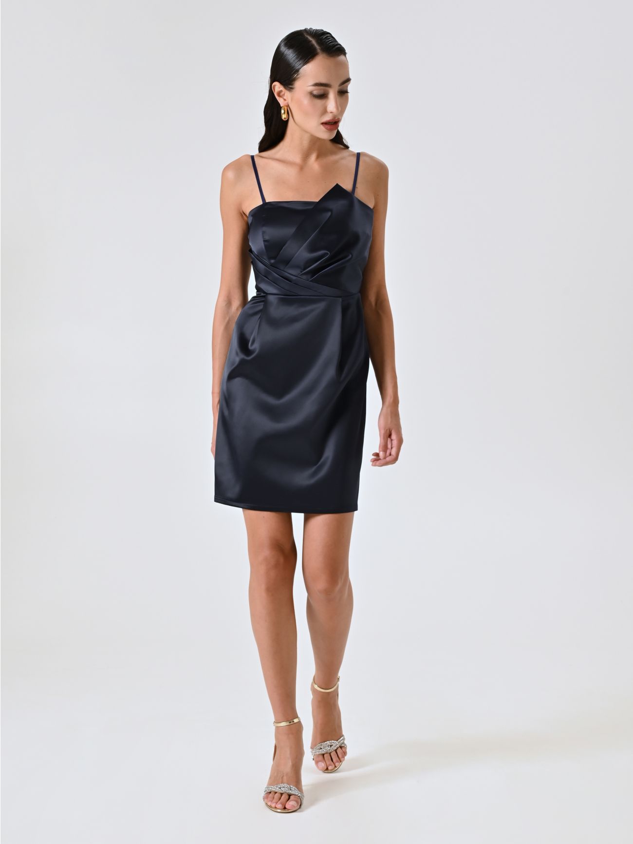 Blaues Kleid mit Tellerrock aus Satin in_i7