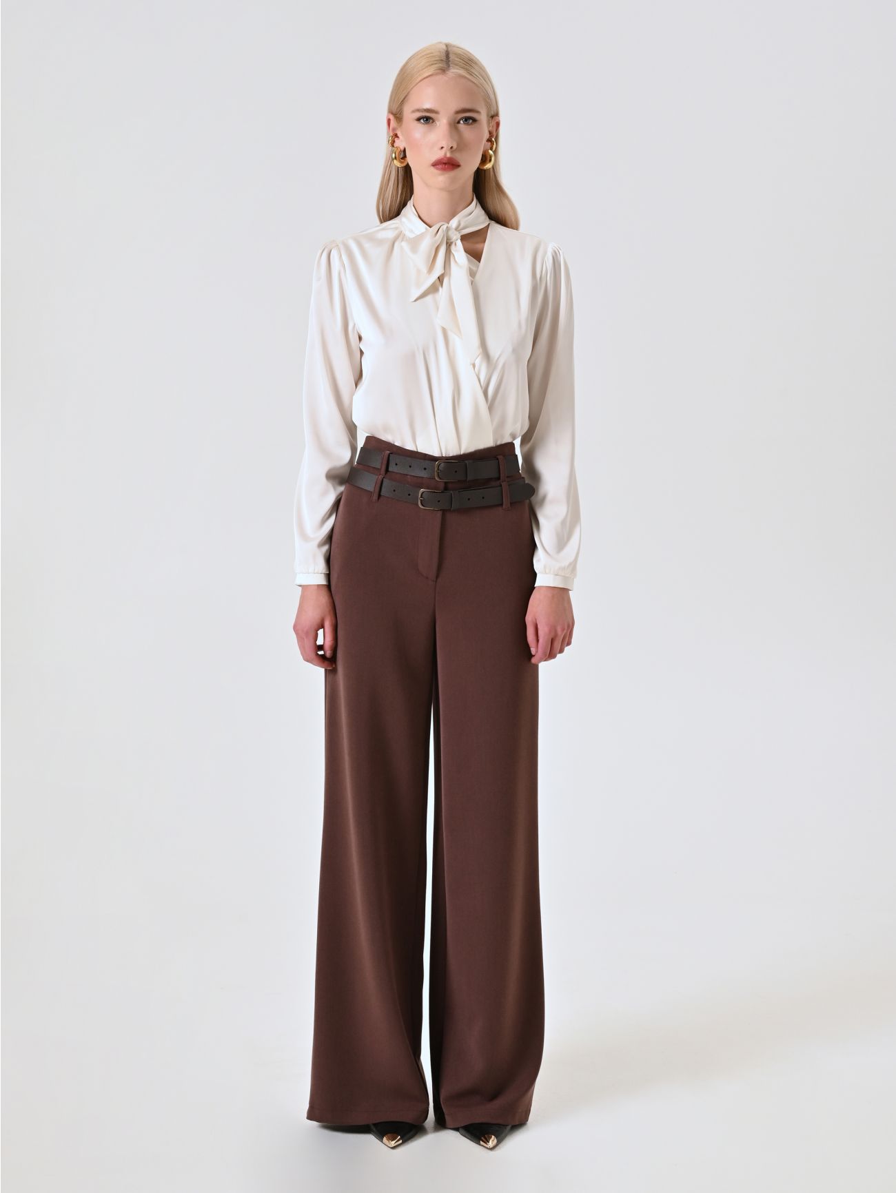 Pantalon large marron à revers det_1