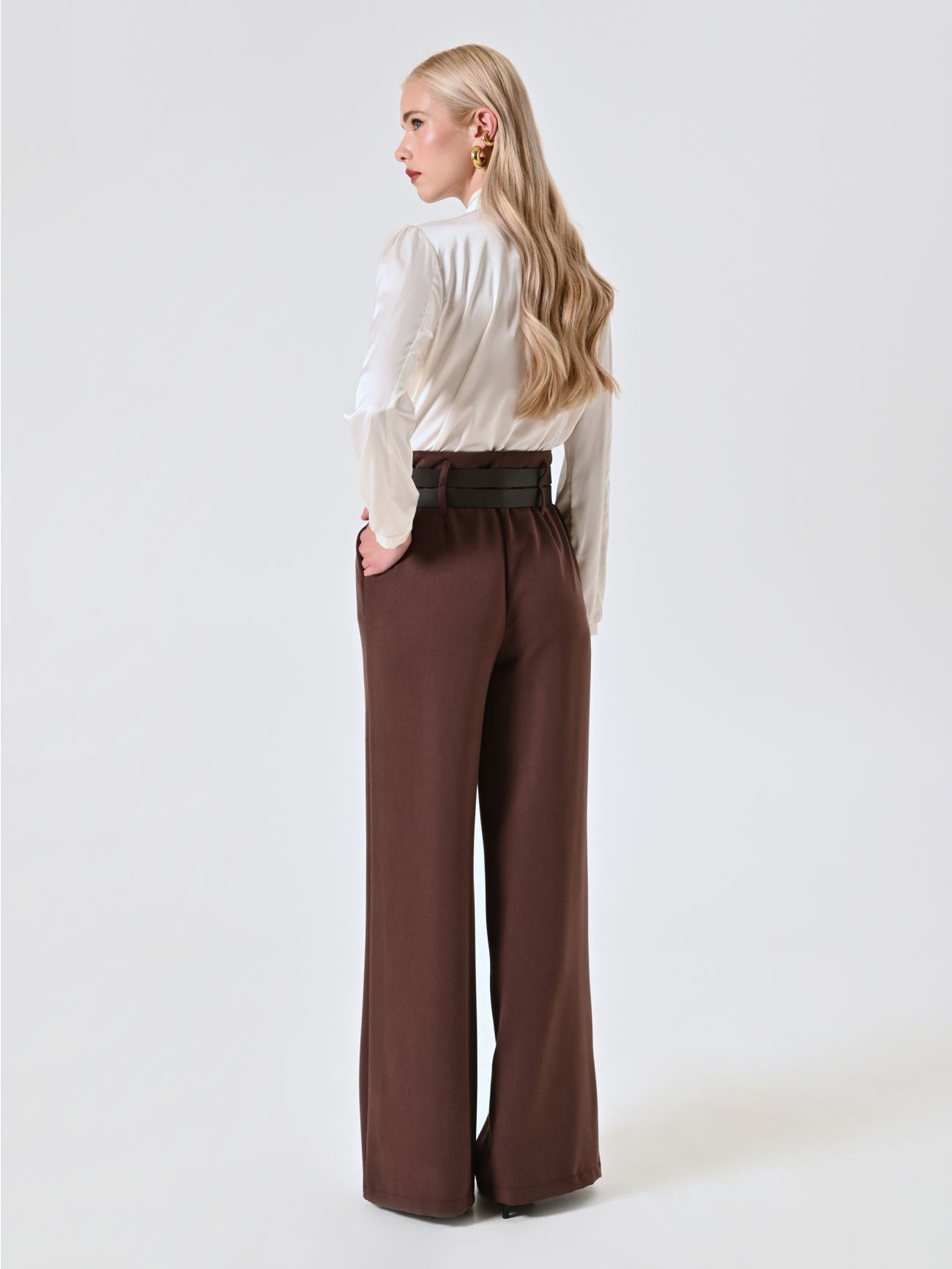 Pantalon large marron à revers det_3