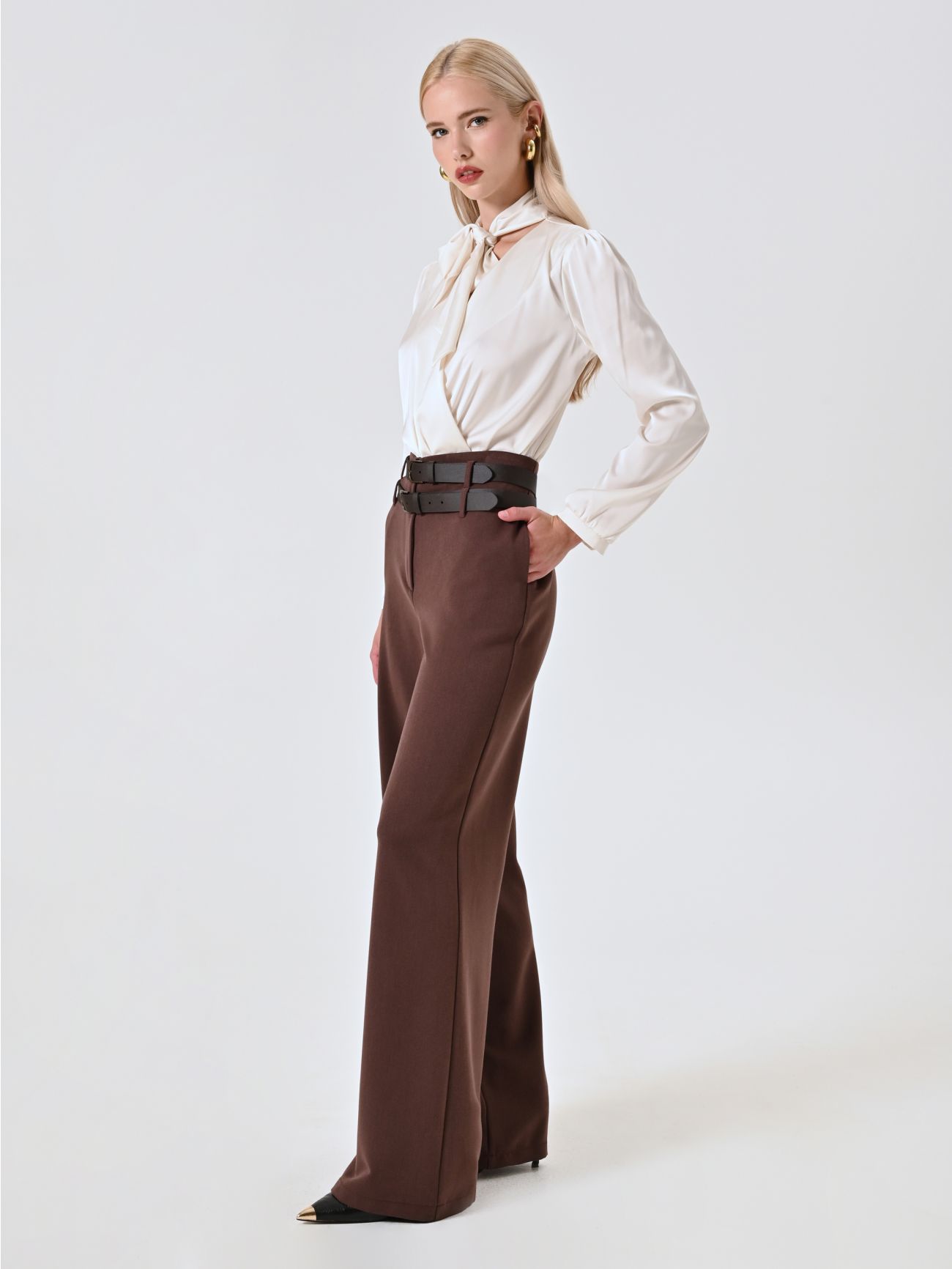 Pantalon large marron à revers in_i7