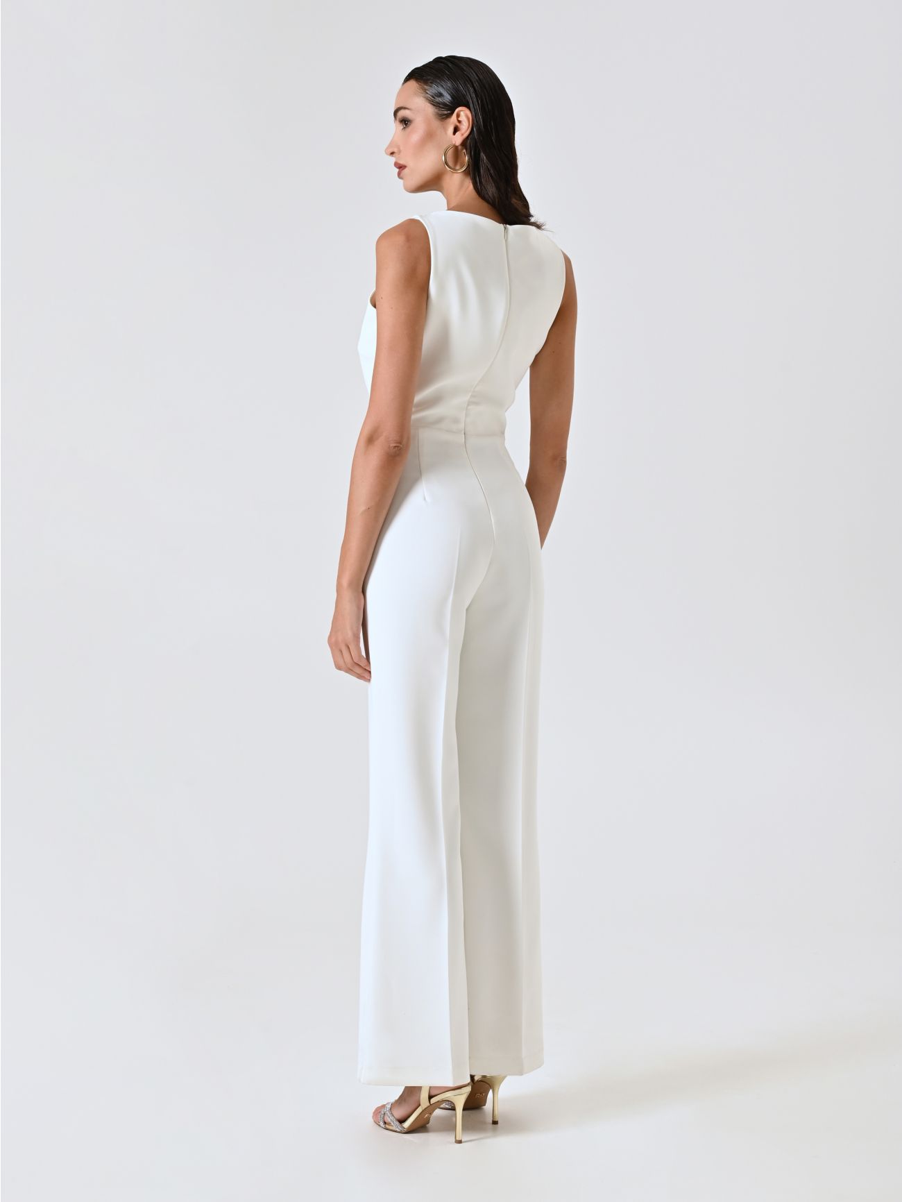 White Jumpsuit with Ring det_3