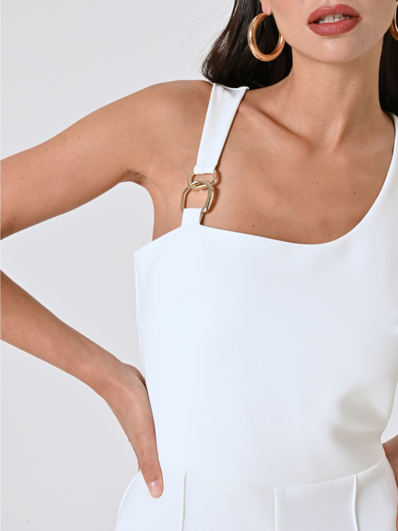 White Jumpsuit with Ring in_i5