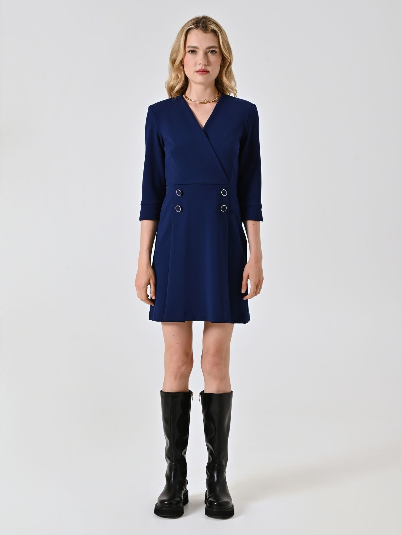 Blaues Kleid mit Knöpfen det_1