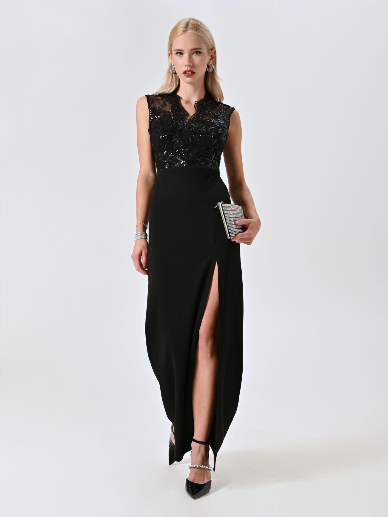 Vestido negro con cuerpo de lentejuelas sp_e1