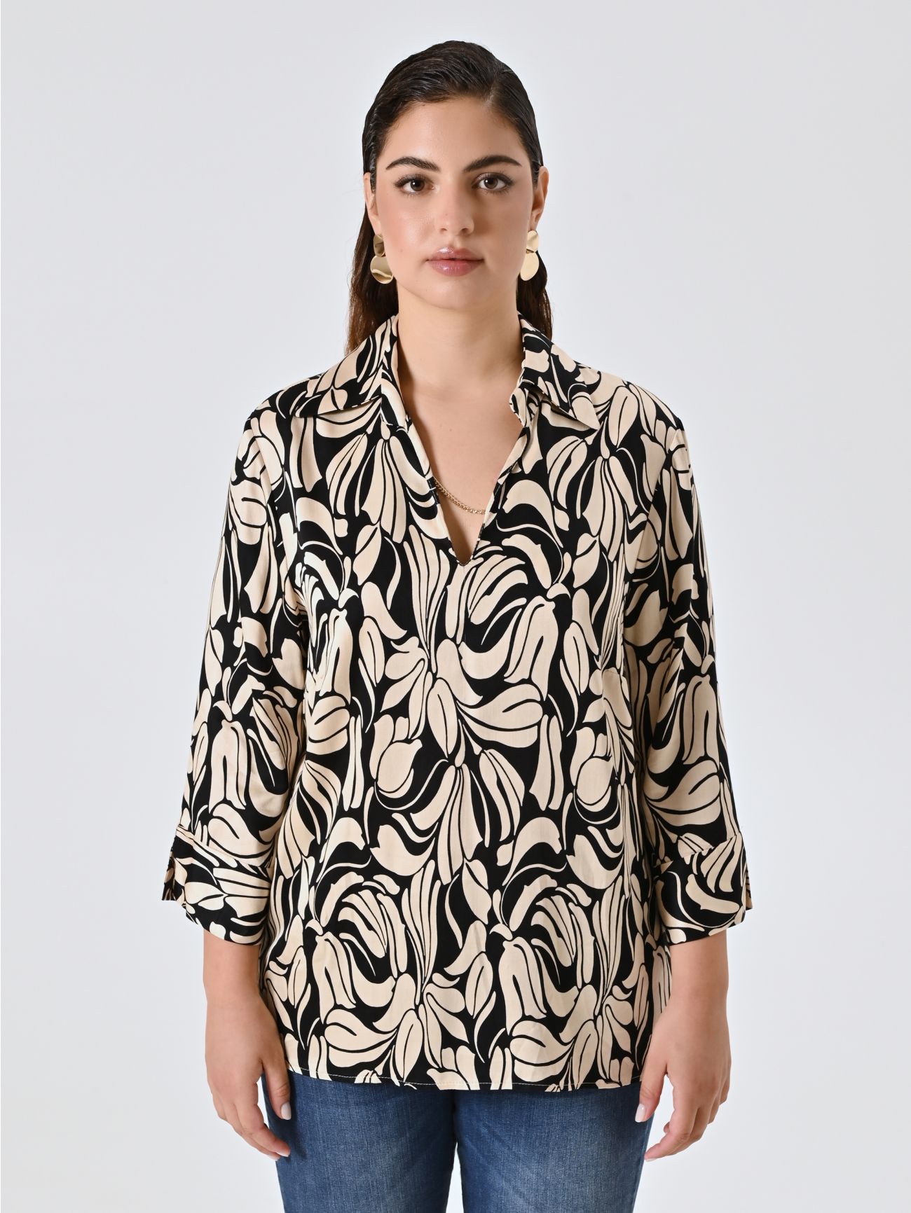 Curvy Black & White Floral Blouse det_2