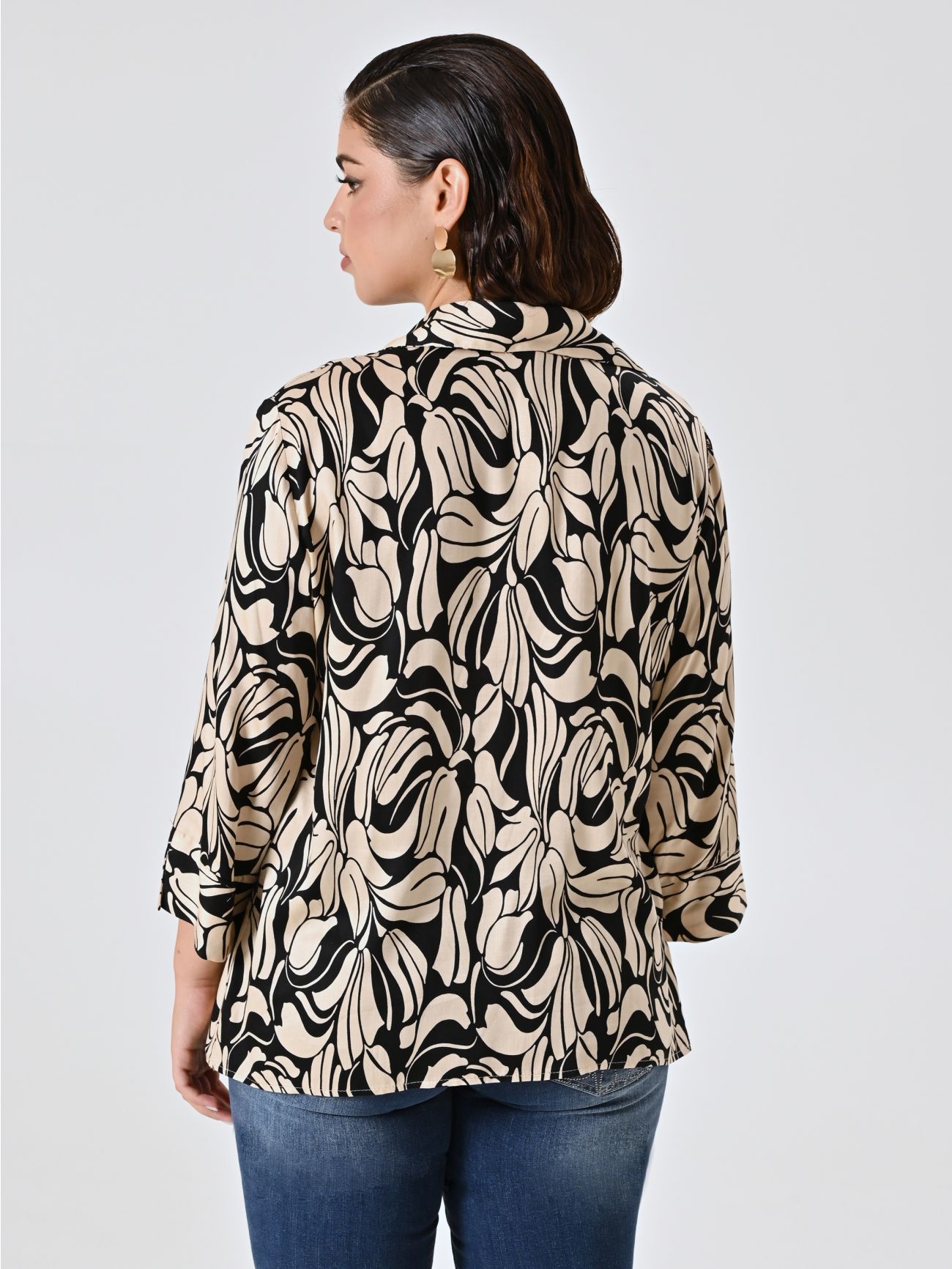 Curvy Black & White Floral Blouse det_3