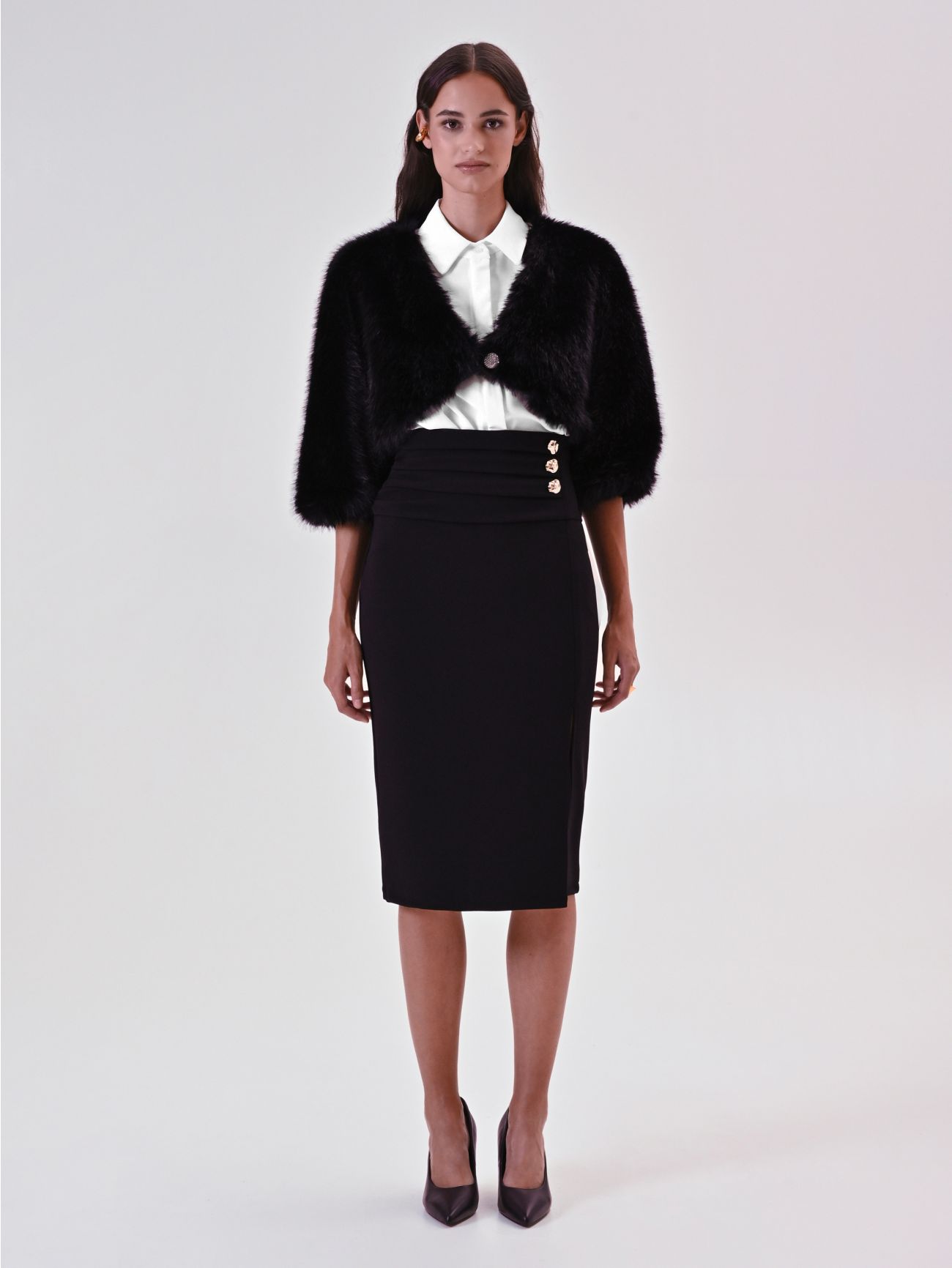 Boléro noir effet fourrure 1 Rinascimento Boléro noir effet fourrure det_1