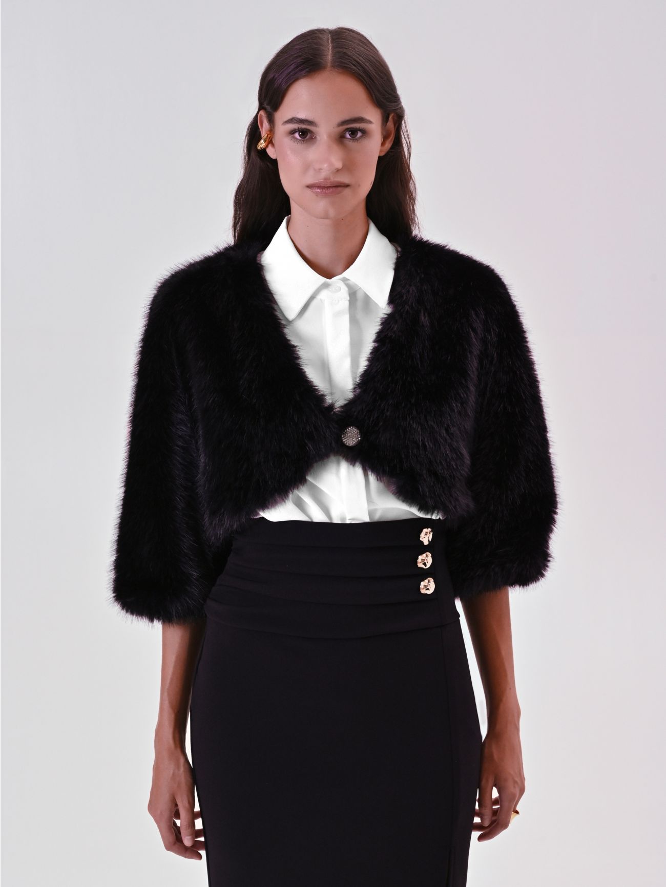 Boléro noir effet fourrure 2 Rinascimento Boléro noir effet fourrure det_2