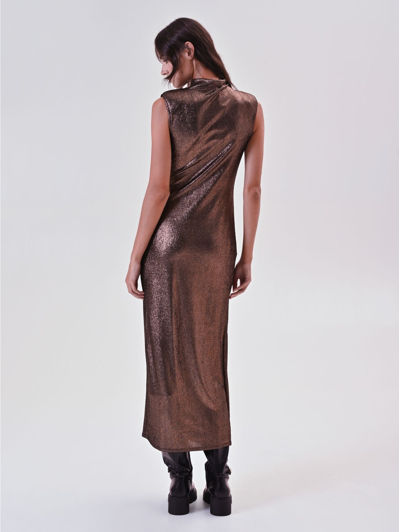Abito Drappeggiato in Maglia Laminata Bronzo det_3