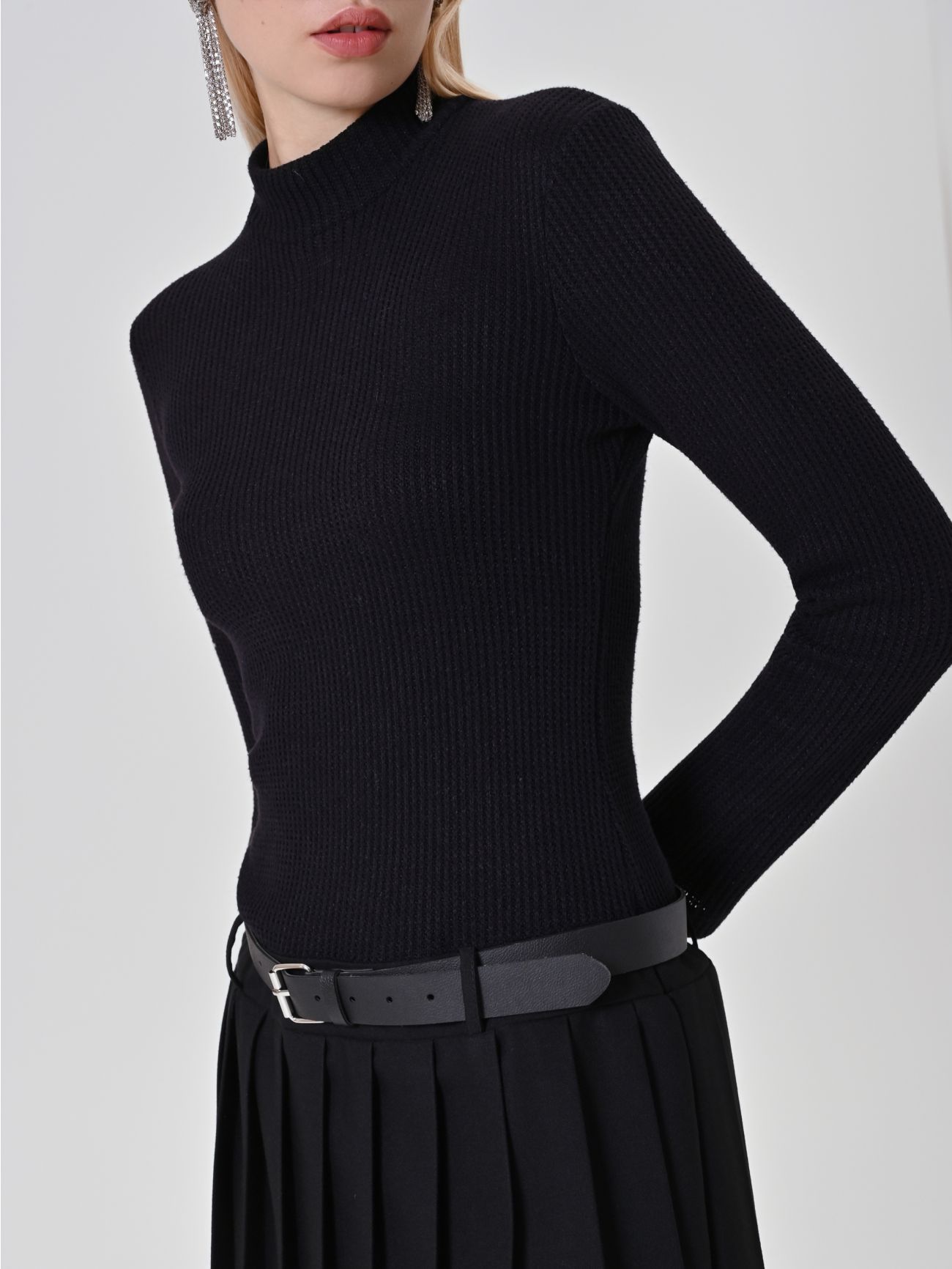 Black Dress with Pleated Skirt in_i5