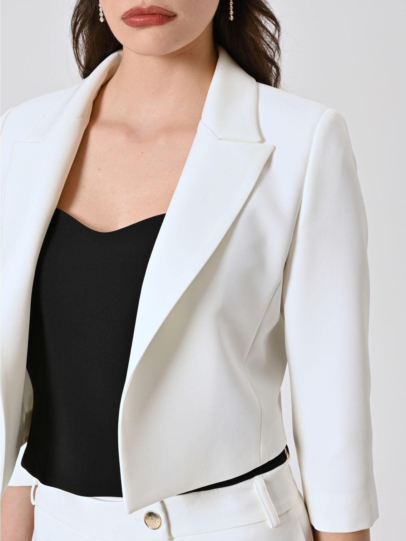 Chaqueta corta de tejido técnico blanco in_i5