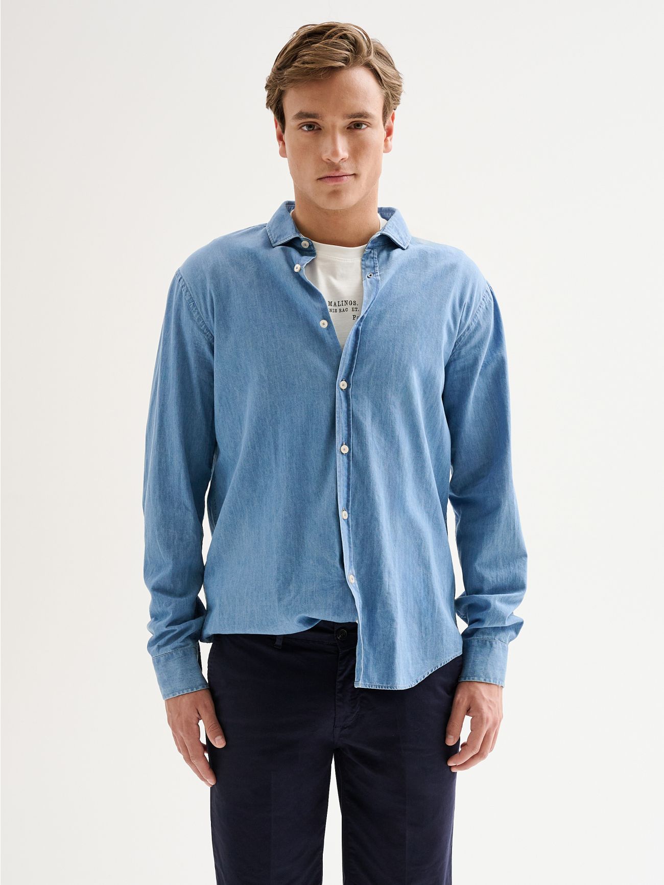 Men’s Shirt in Light Wash Denim QB24 det_3