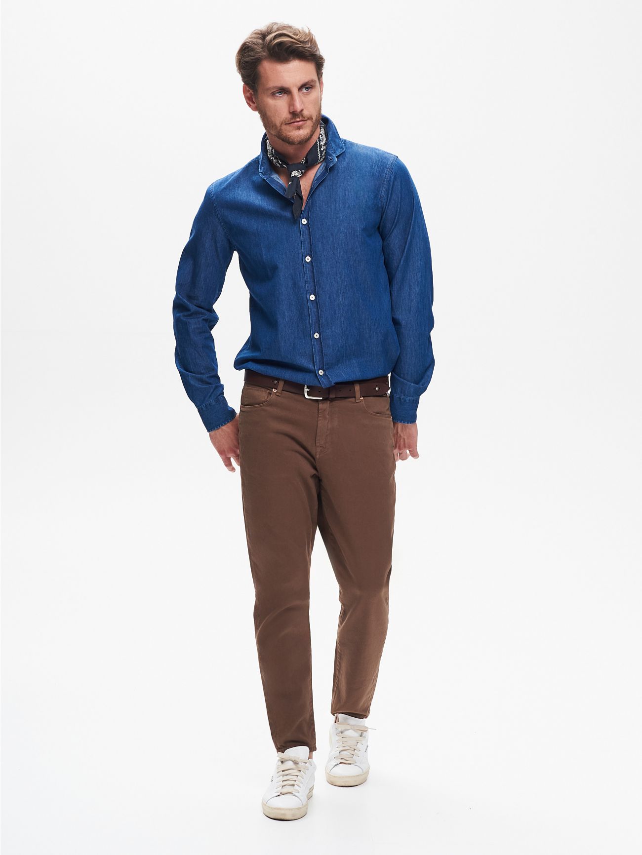Medium-Wash Men’s Blue Denim Shirt QB24 in_i7