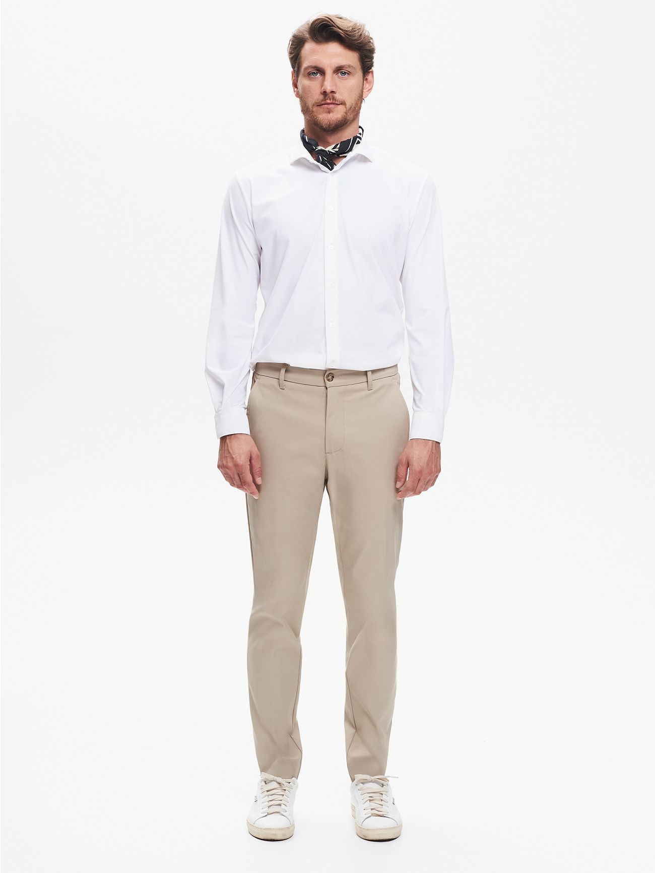 Pantalón en tejido técnico diagonal para hombre QB24 det_1