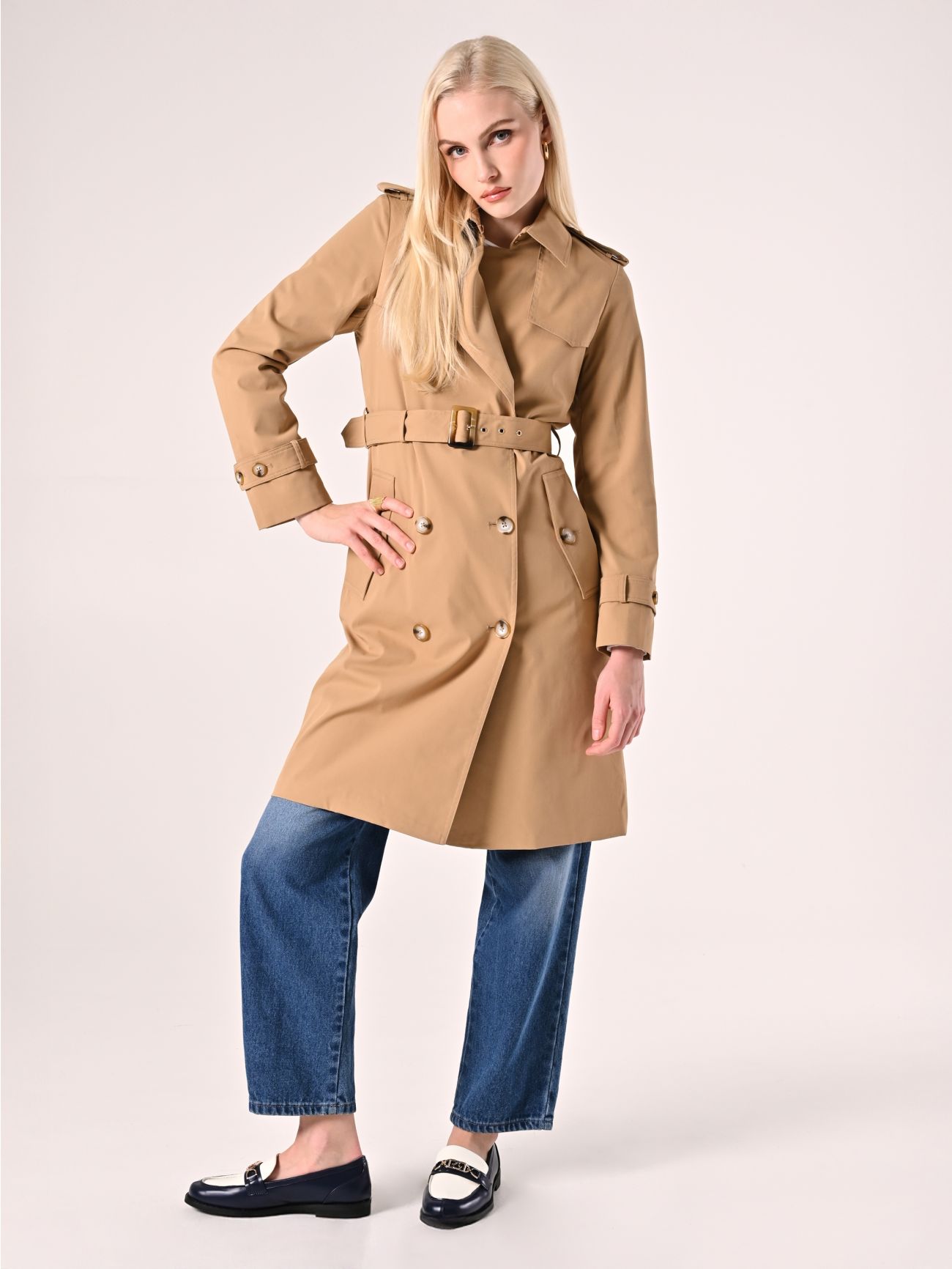 Beige Trench Coat in_i7