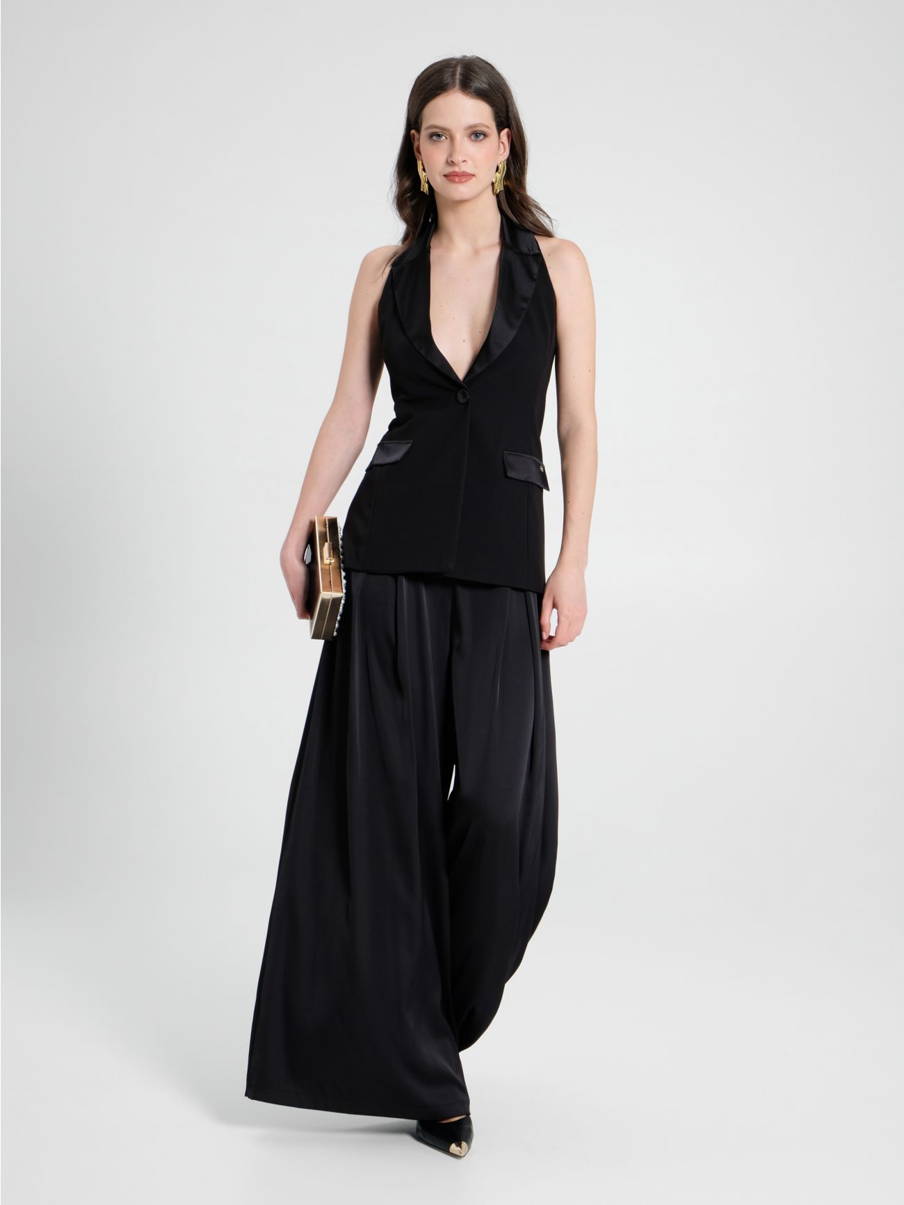 Gilet avec détails en satin in_i7