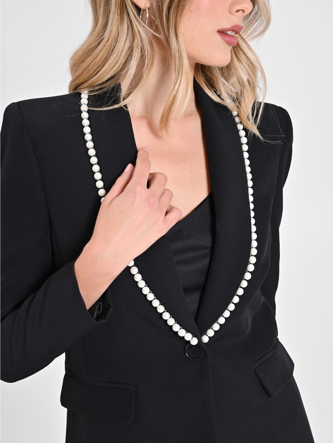 Jacket with Pearls in_i5