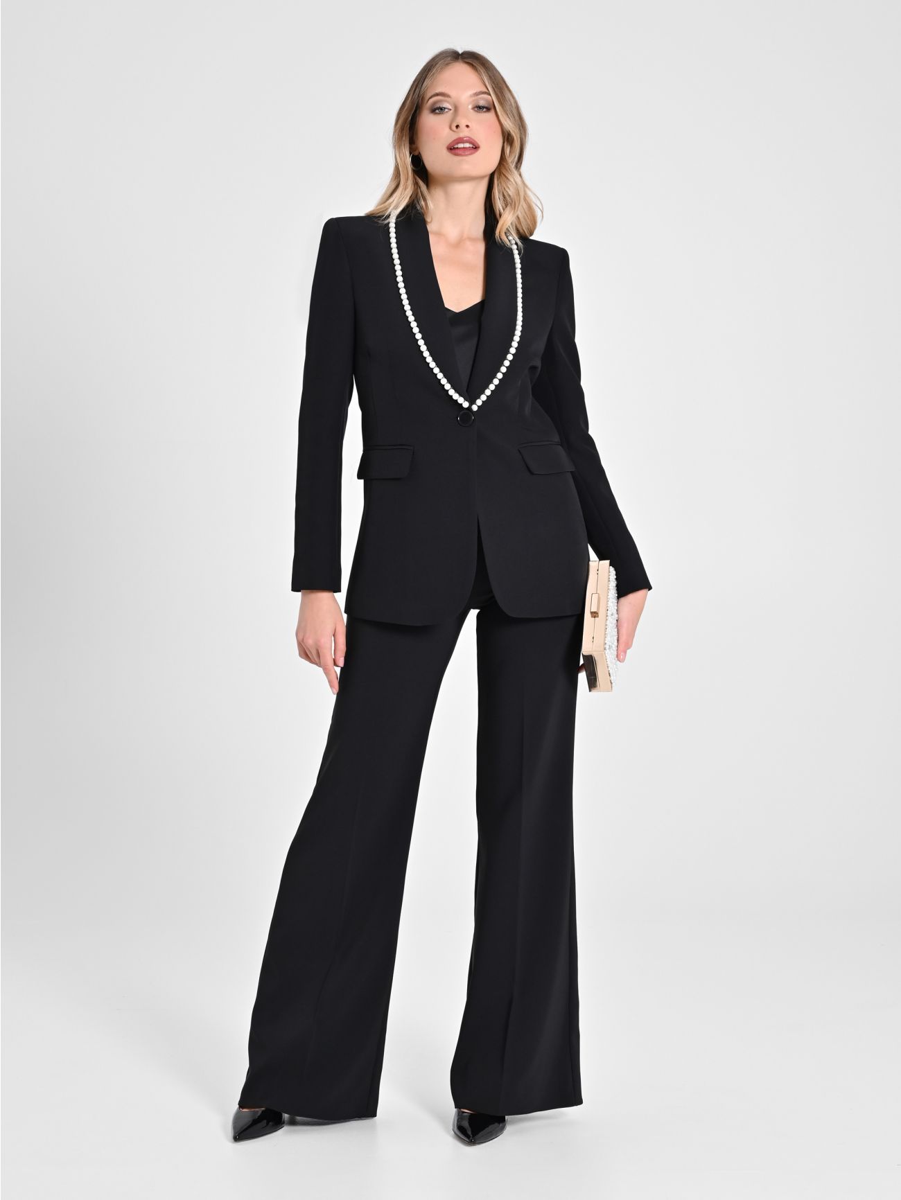Jacket with Pearls in_i7