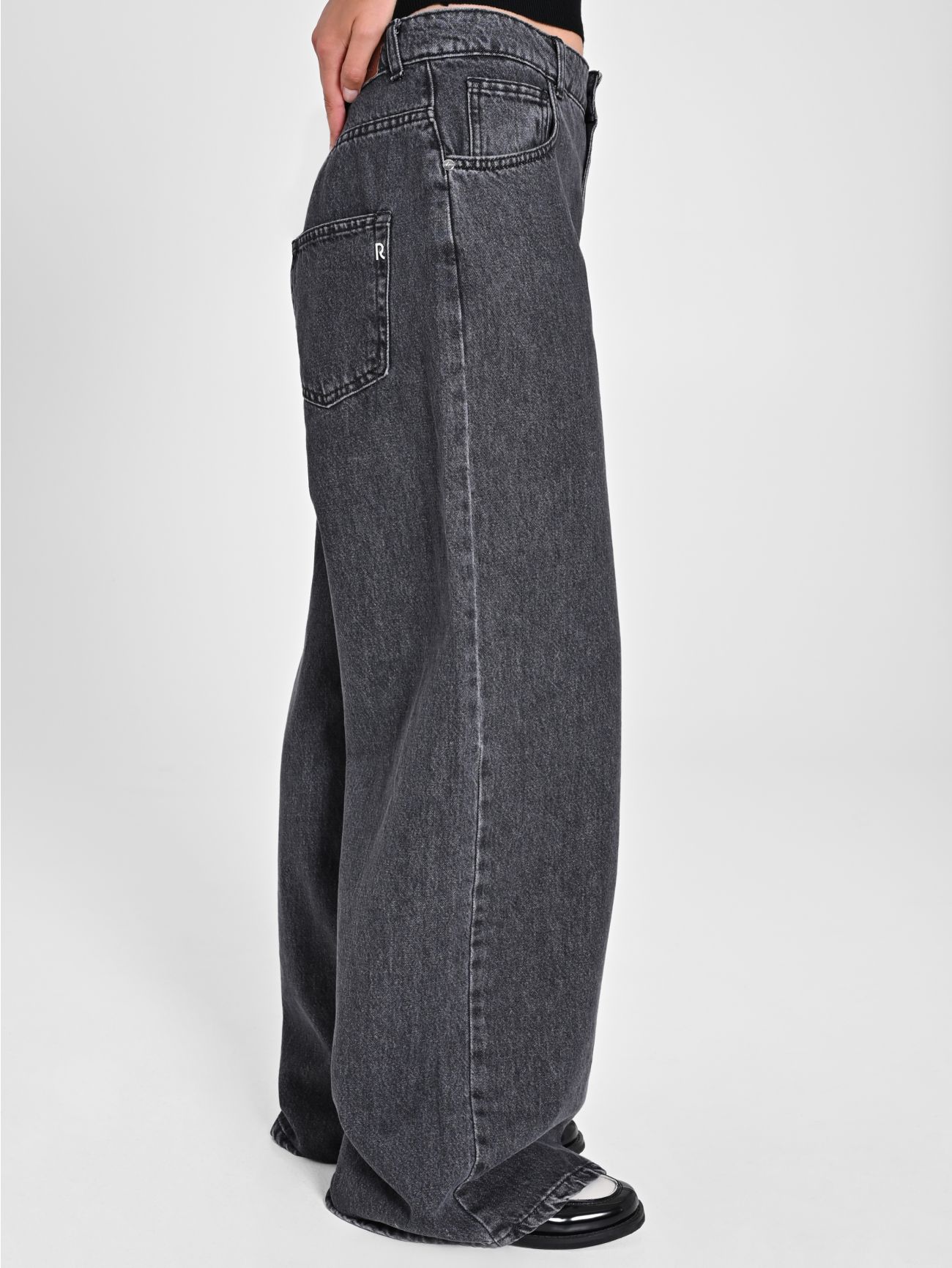 Rinascimento jeans sale