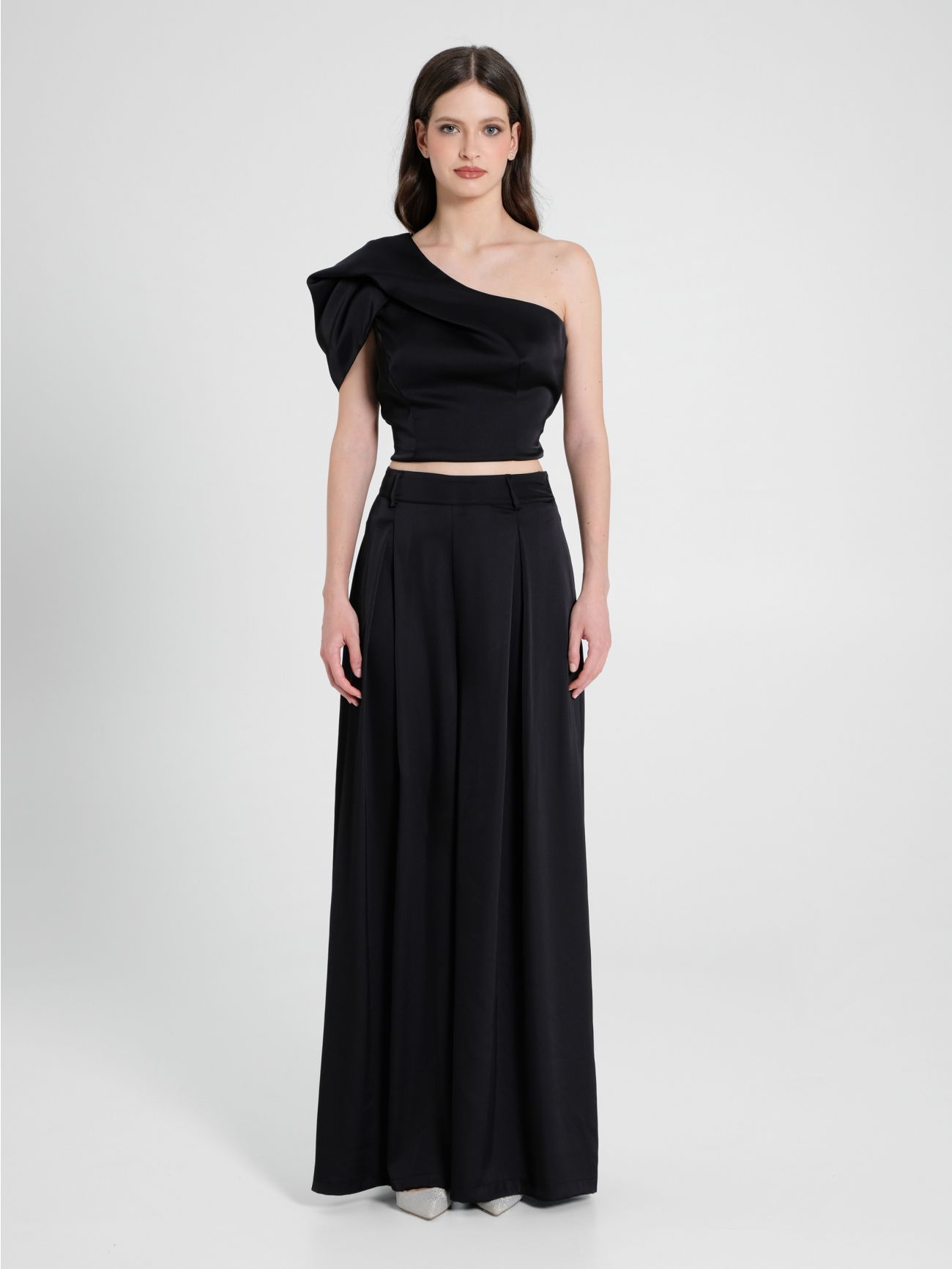Black One-Shoulder Top in Satin det_1