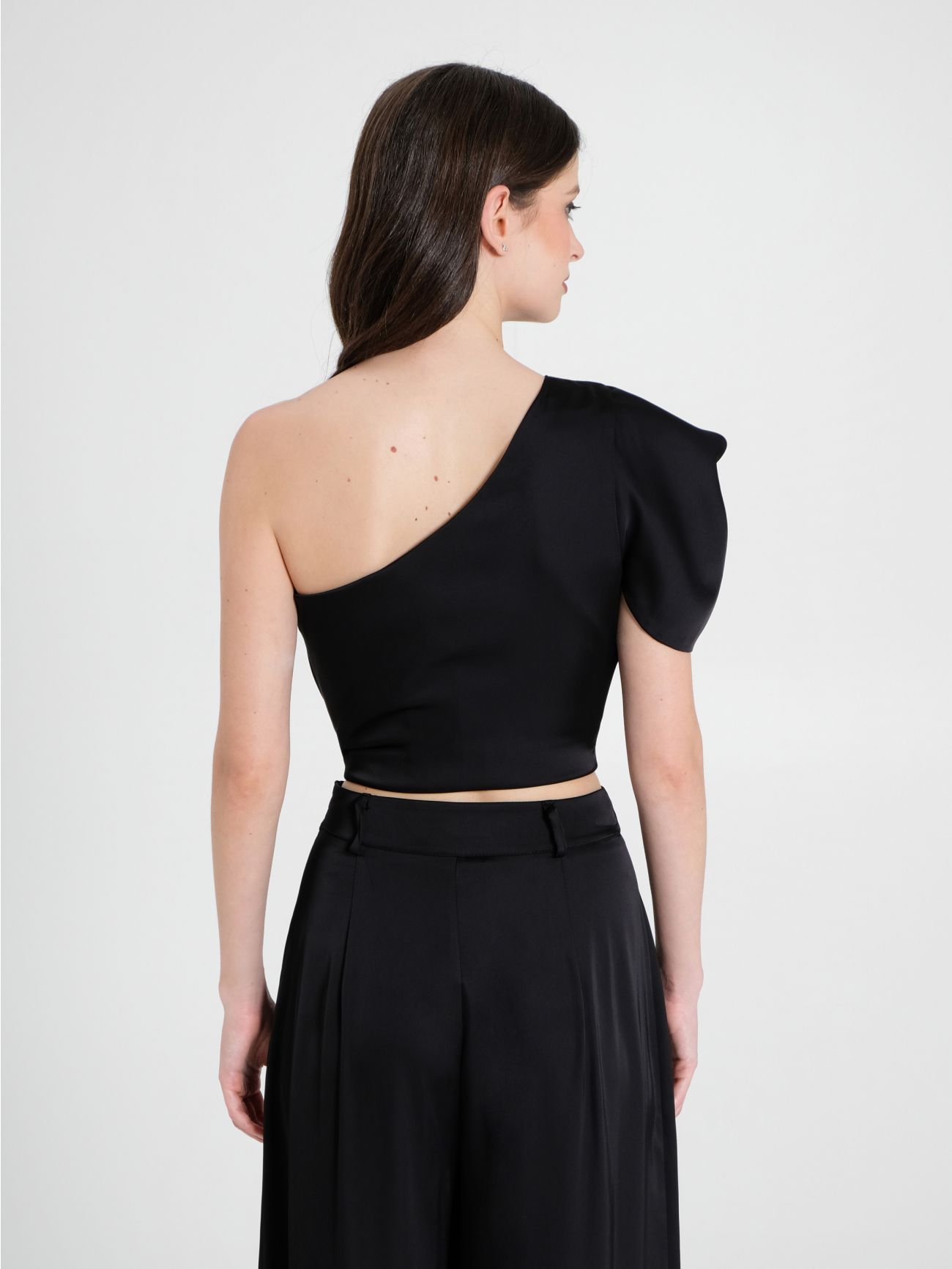 Black One-Shoulder Top in Satin in_i4