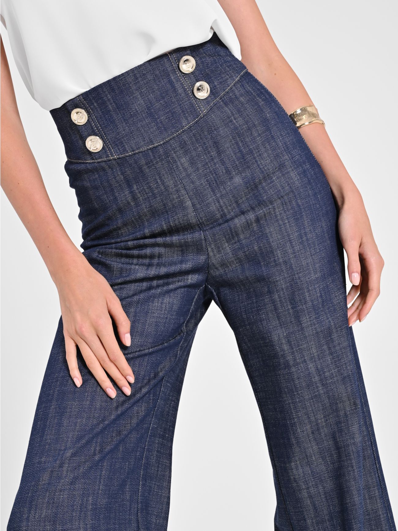 Jeans rinascimento 2019 sales