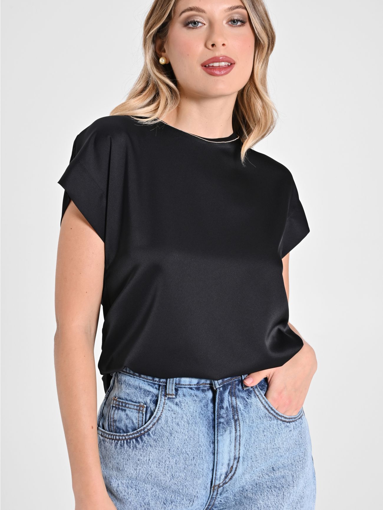 Blouse en envers satin noir sp_e1