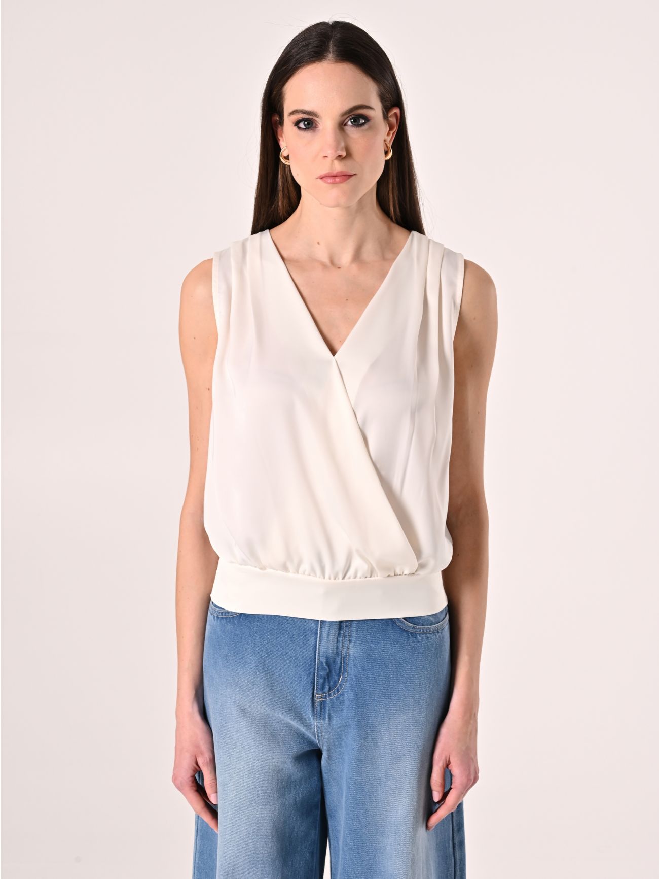 Crossover Top in White Satin det_2