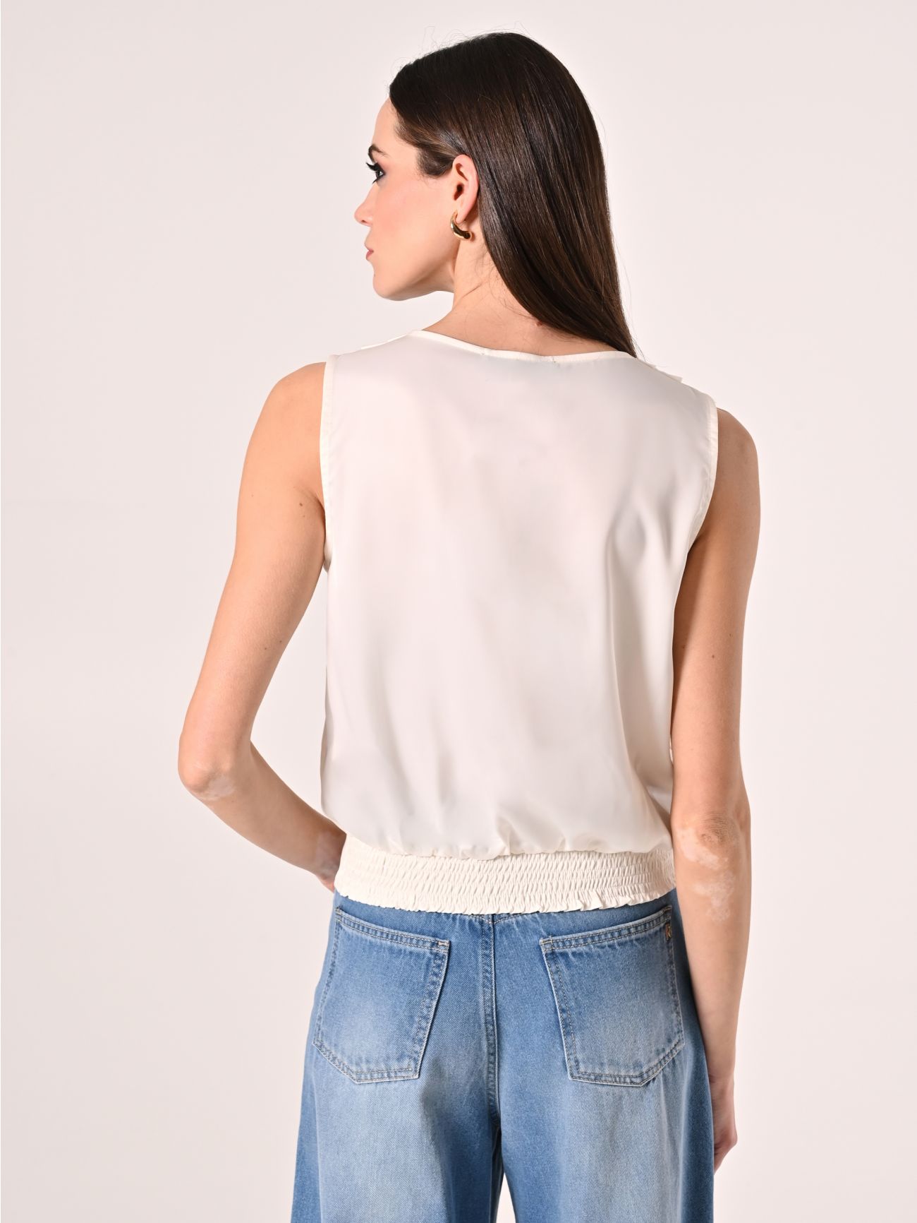 Crossover Top in White Satin det_3