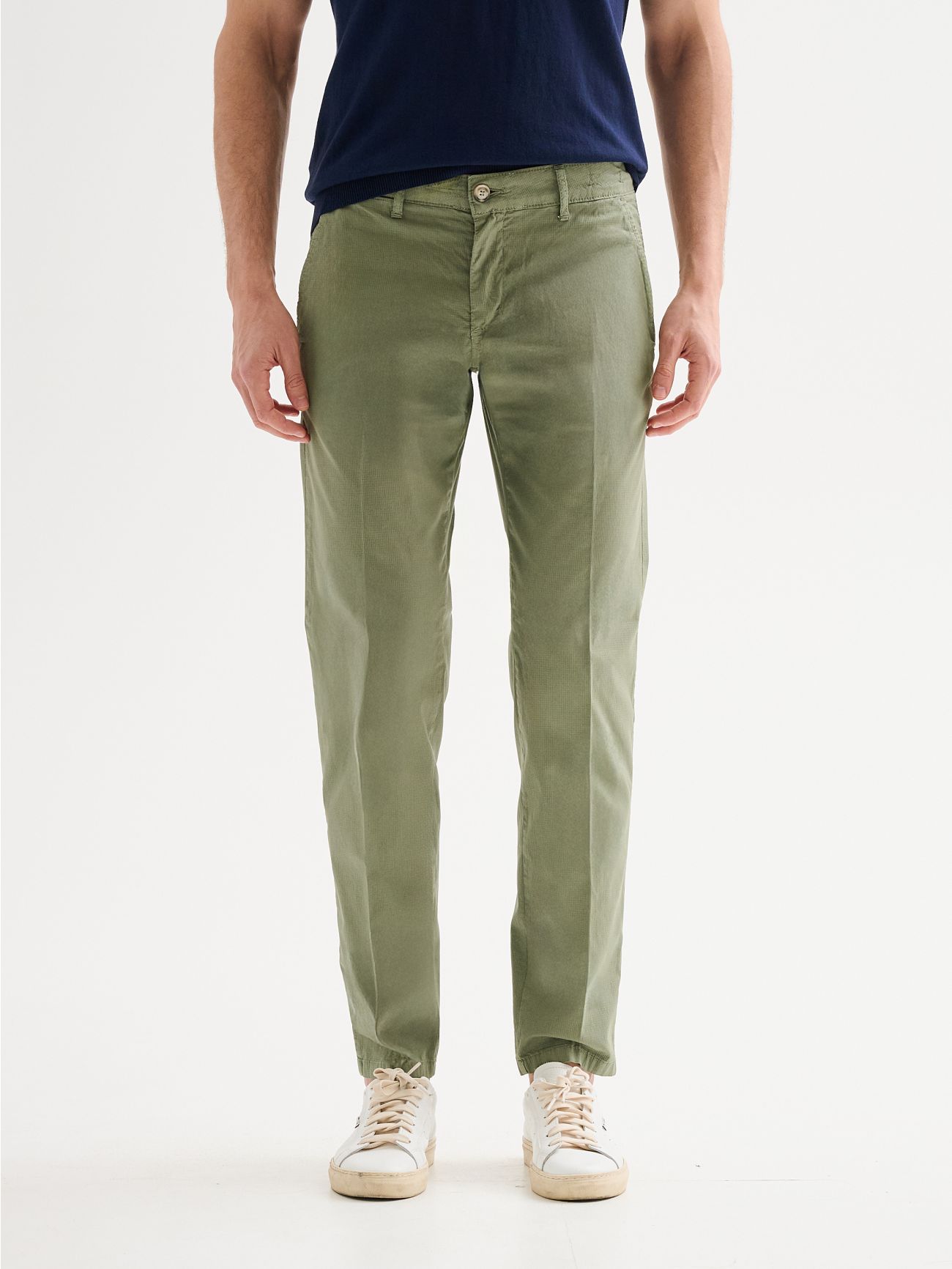 Men's Slim-Fit Chinos with Embossed Texture QB24 det_3