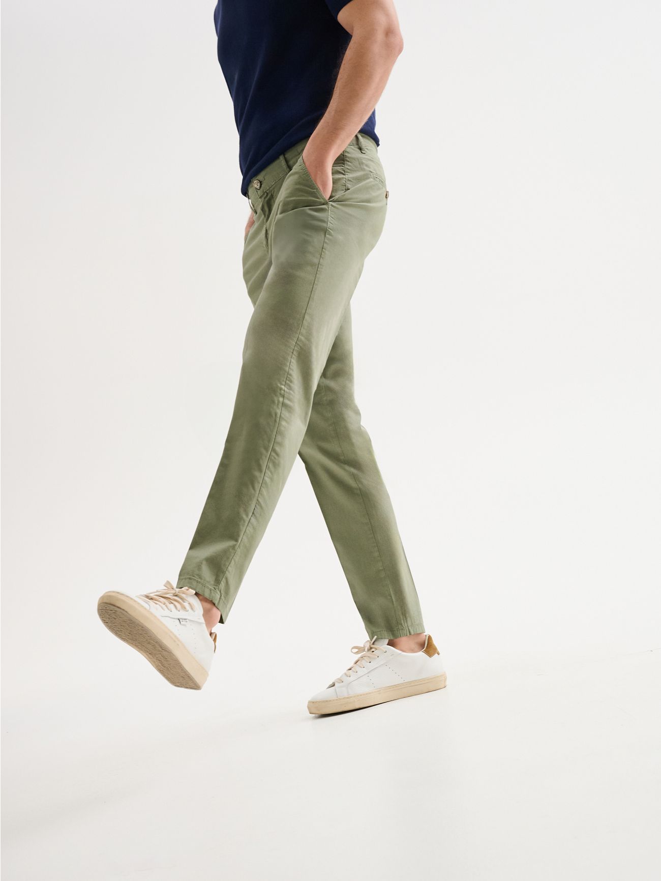 Men's Slim-Fit Chinos with Embossed Texture QB24 in_i7
