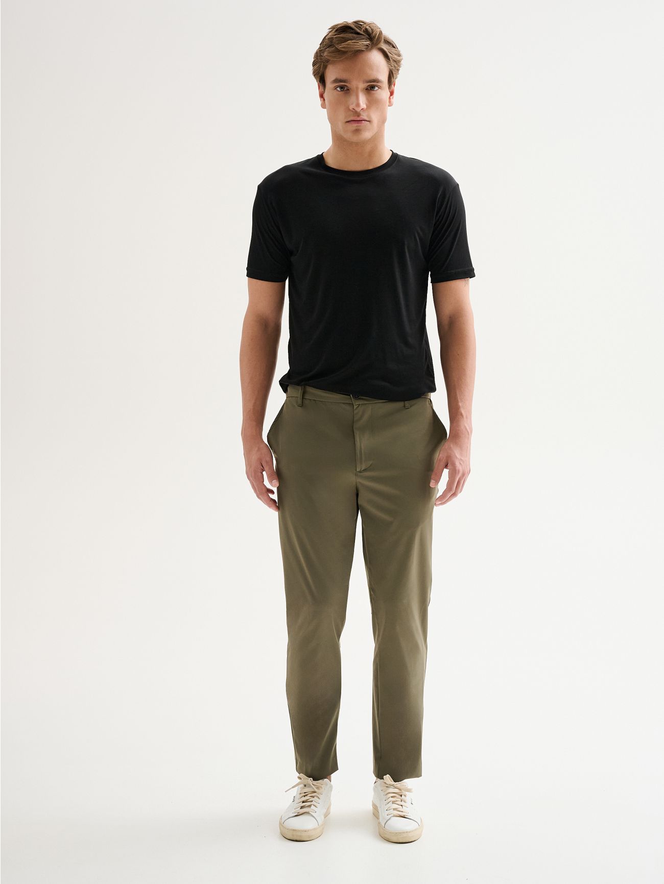 Men's Regular Trousers in Technical Fabric QB24 det_1