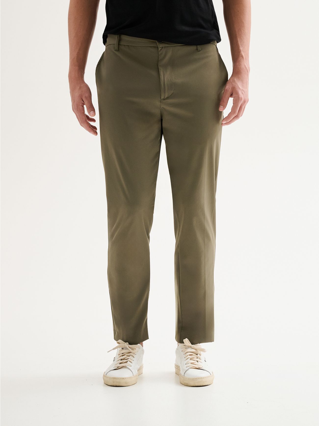 Men's Regular Trousers in Technical Fabric QB24 det_3