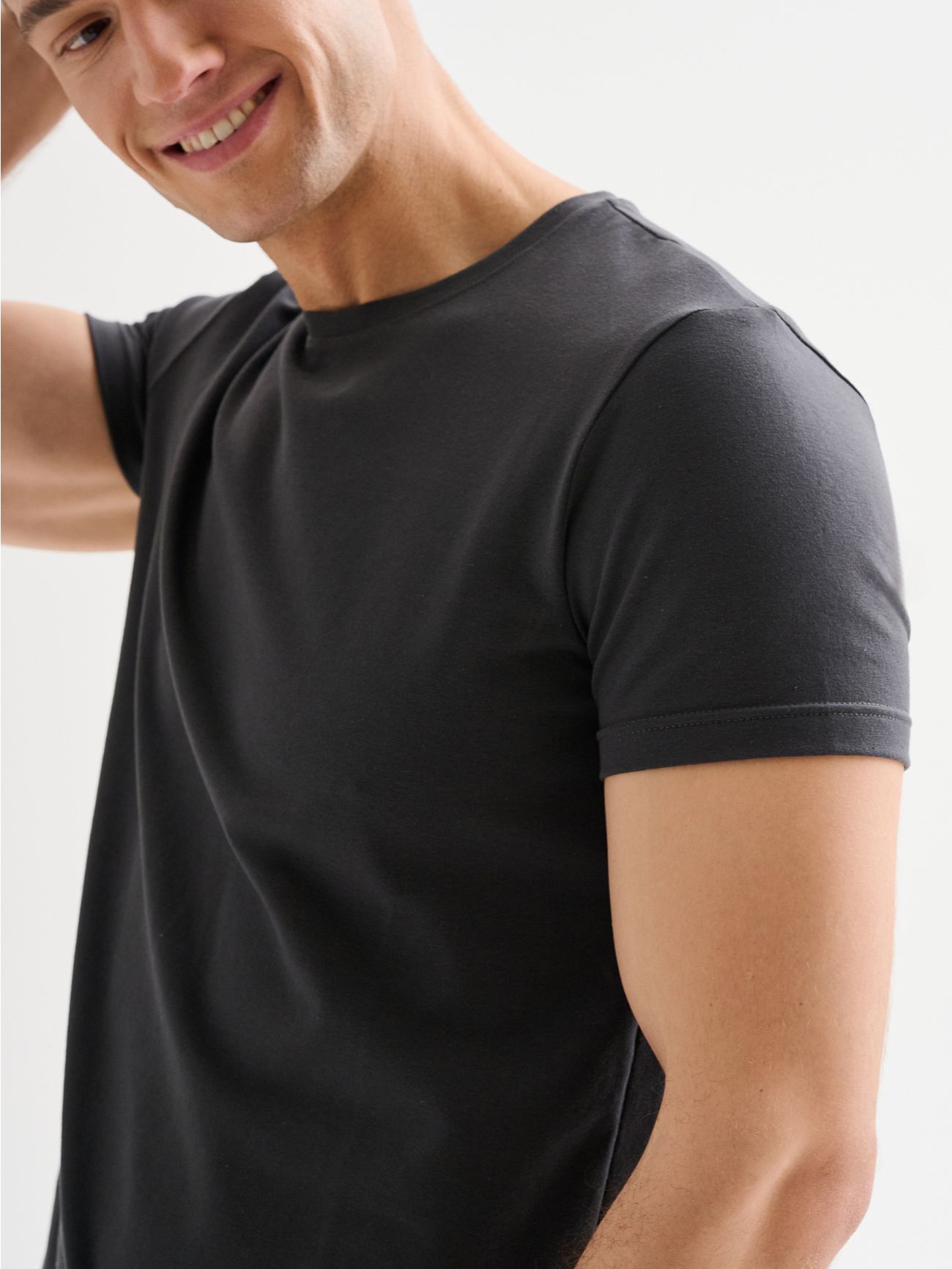Men's Grey Short-Sleeved Crewneck T-Shirt QB24 in_i5