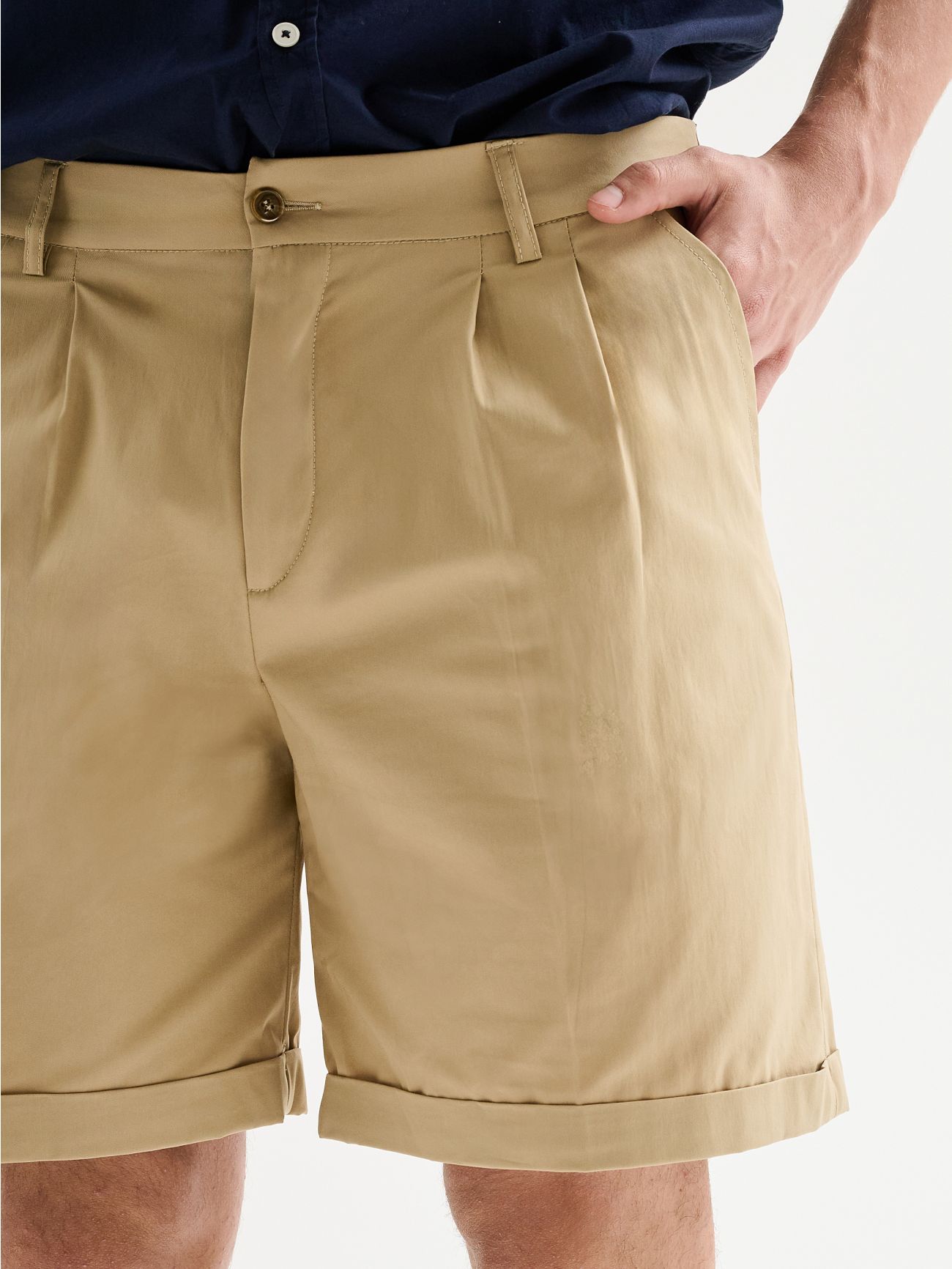 Men’s Regular Bermuda Shorts with Darts QB24 in_i5
