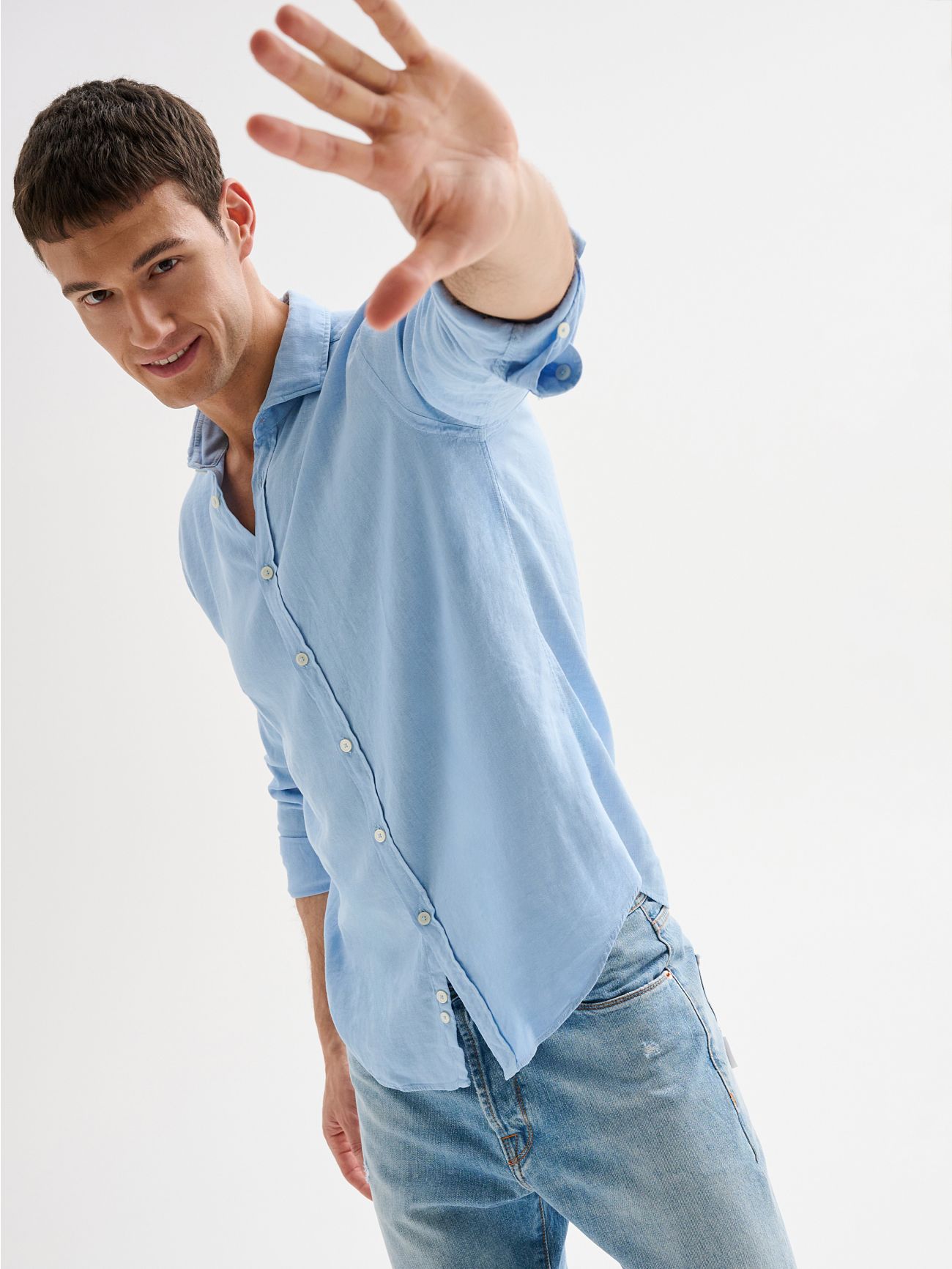 Men's Light Blue Linen Shirt with French Collar QB24 in_i7