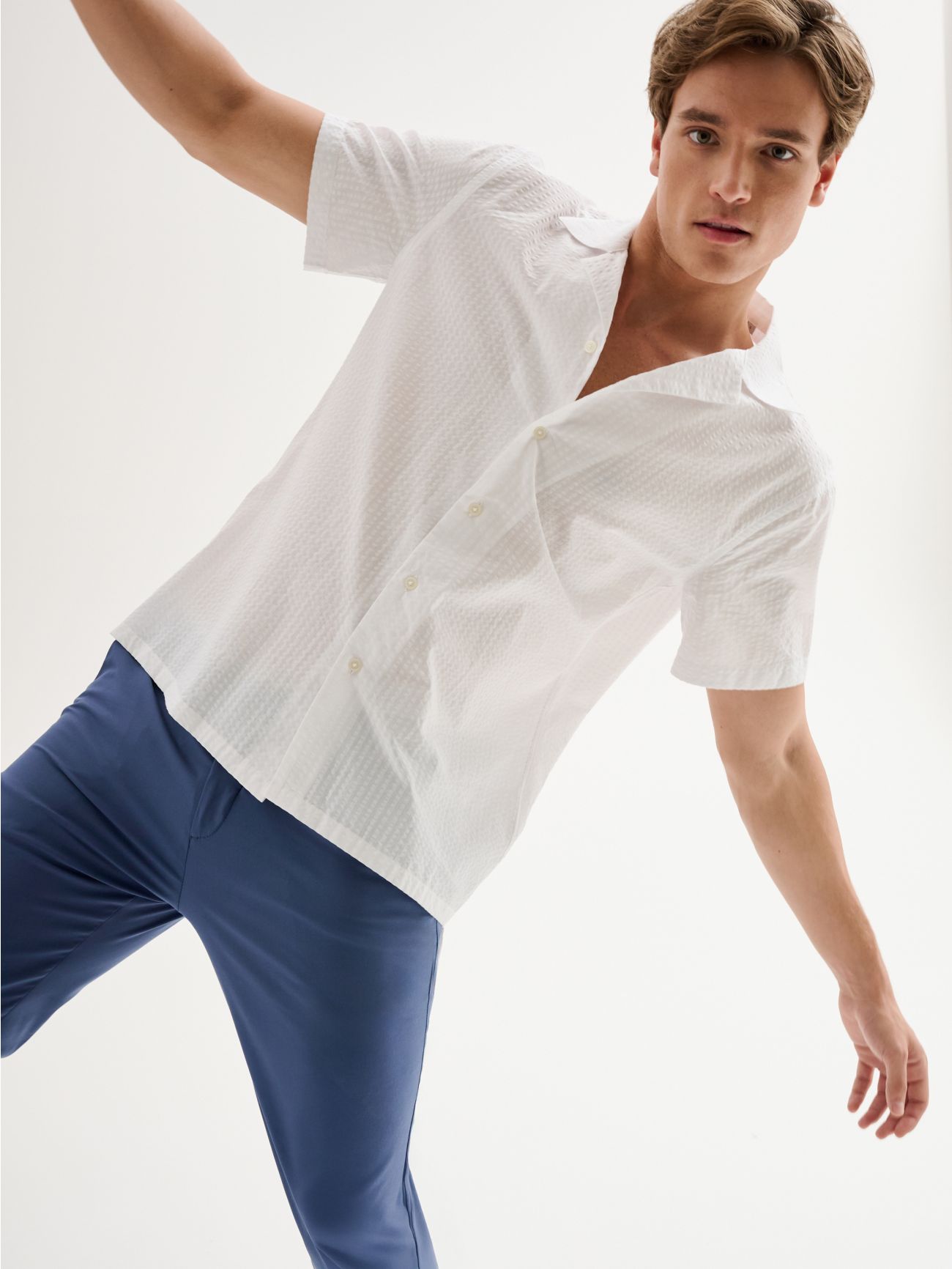 Men’s Seersucker Bowling Shirt QB24 in_i5