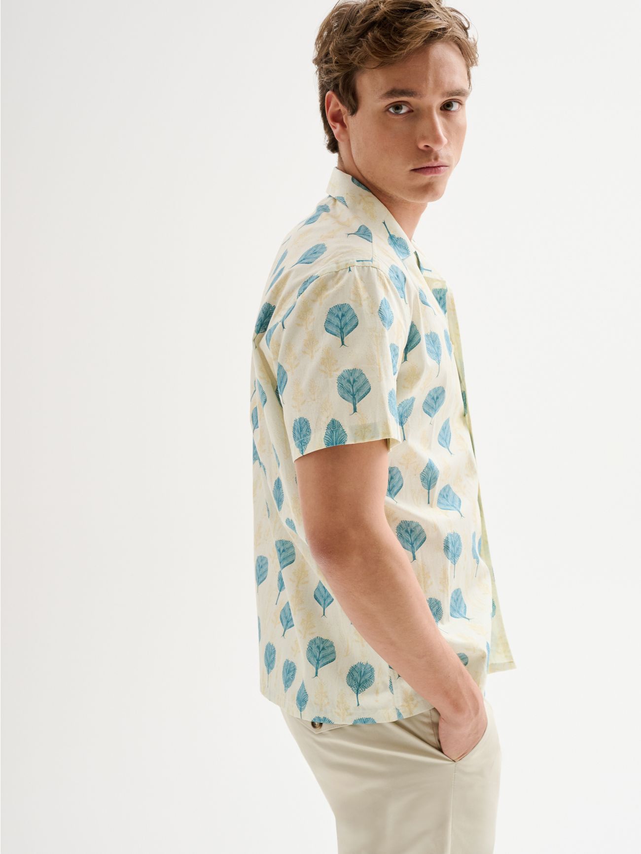 Men’s Leaf-print Bowling Shirt QB24 in_i7