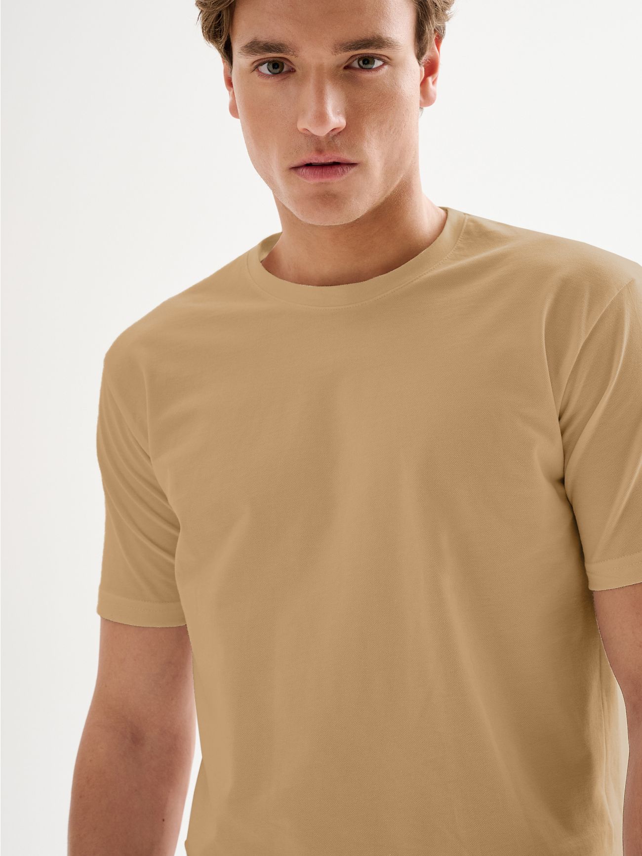 Men’s Beige Crewneck Pique T-shirt QB24 in_i5