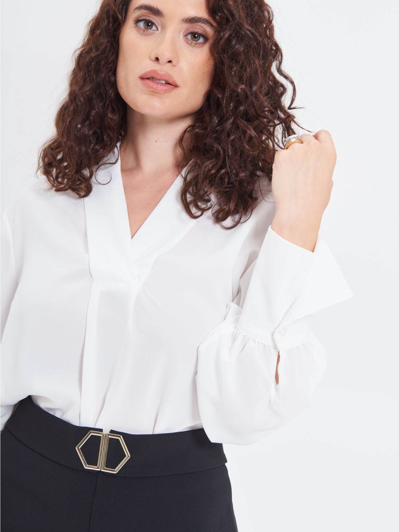 Curvy White Blouse in_i5