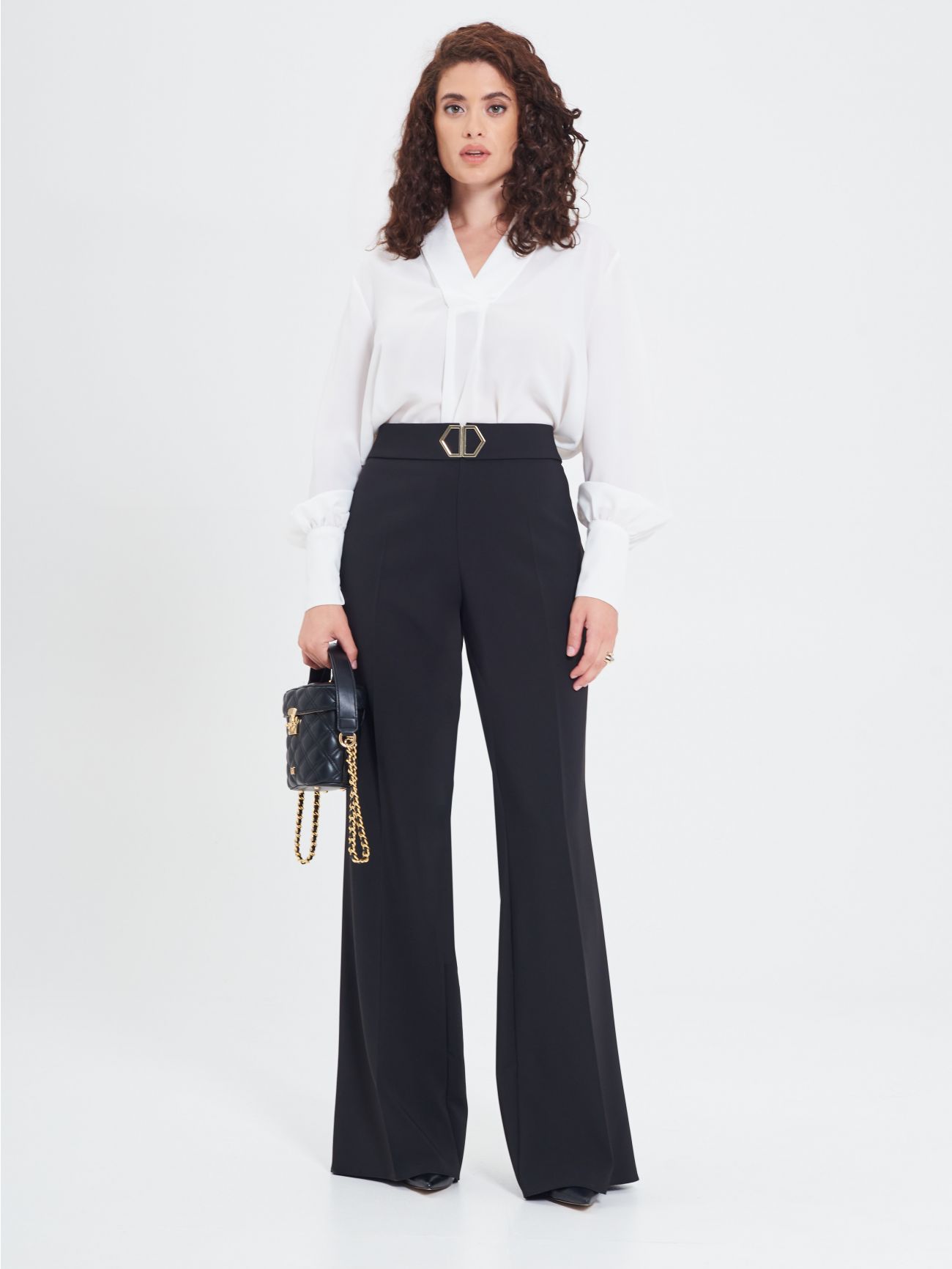 Curvy White Blouse in_i7