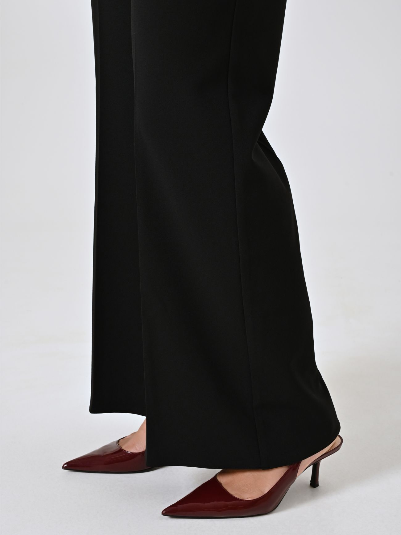 Curvy-Palazzo-Hose in Schwarz in_i5