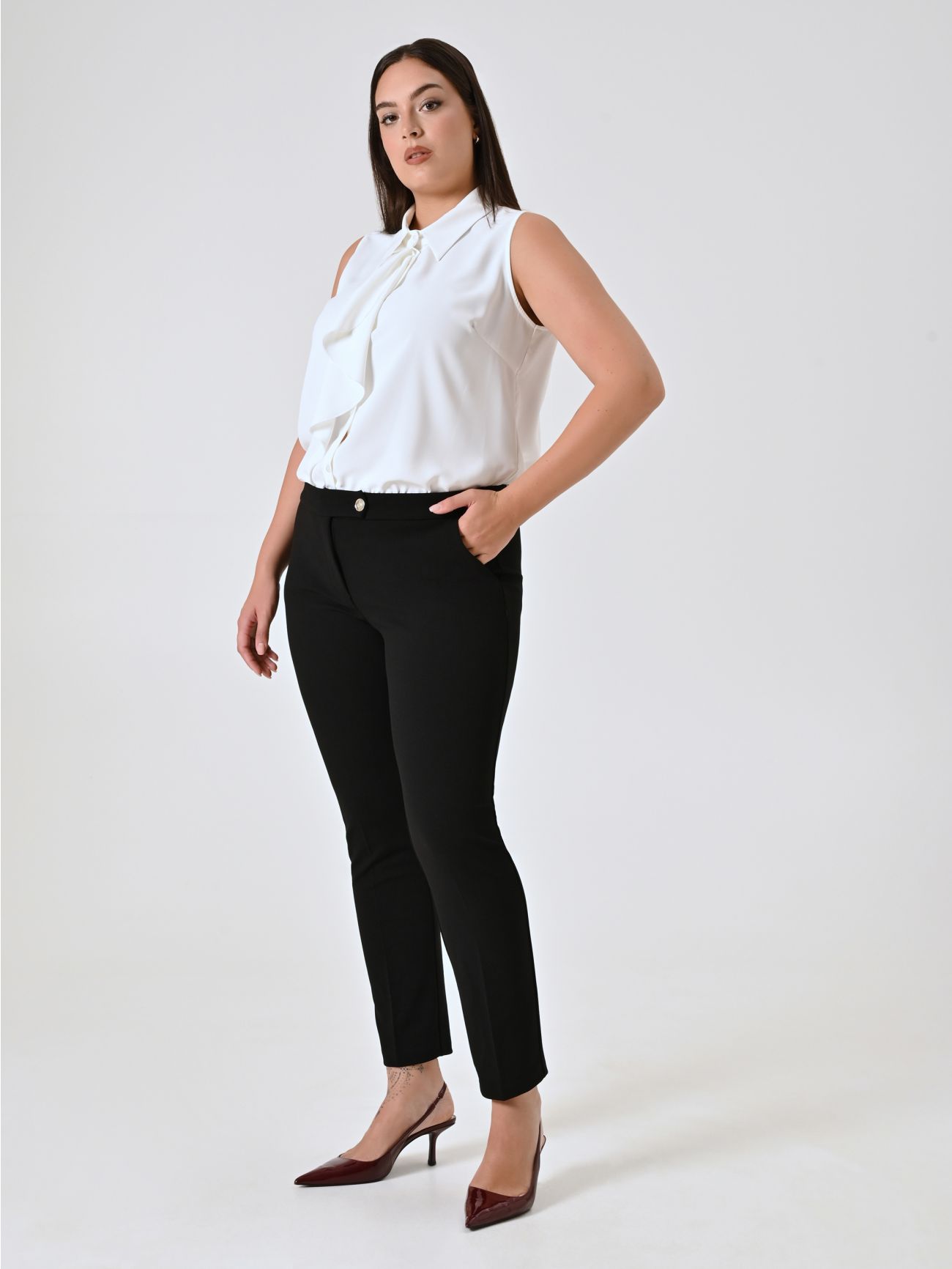 Curvy-Skinny-Hose in Schwarz in_i7