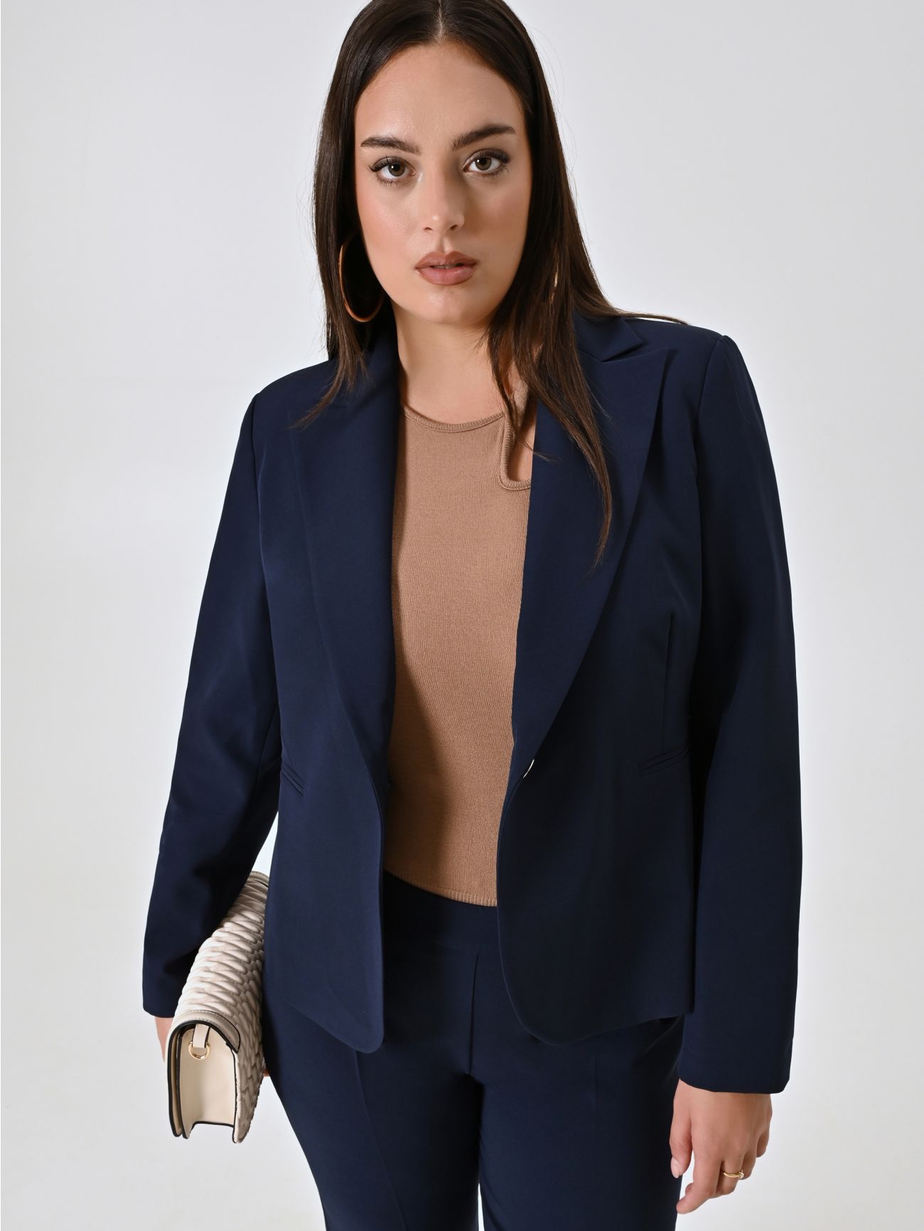 Curvy-Jacke mit einem Knopf in Blau  Rinascimento