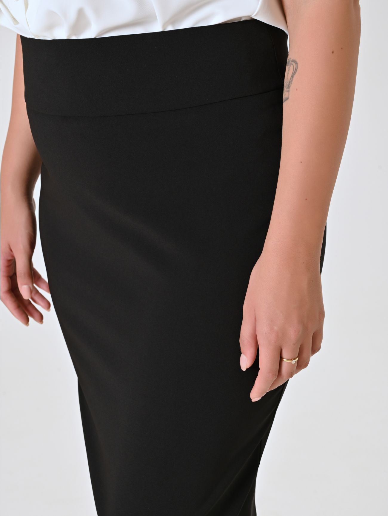 Curvy Black Pencil Skirt in_i5