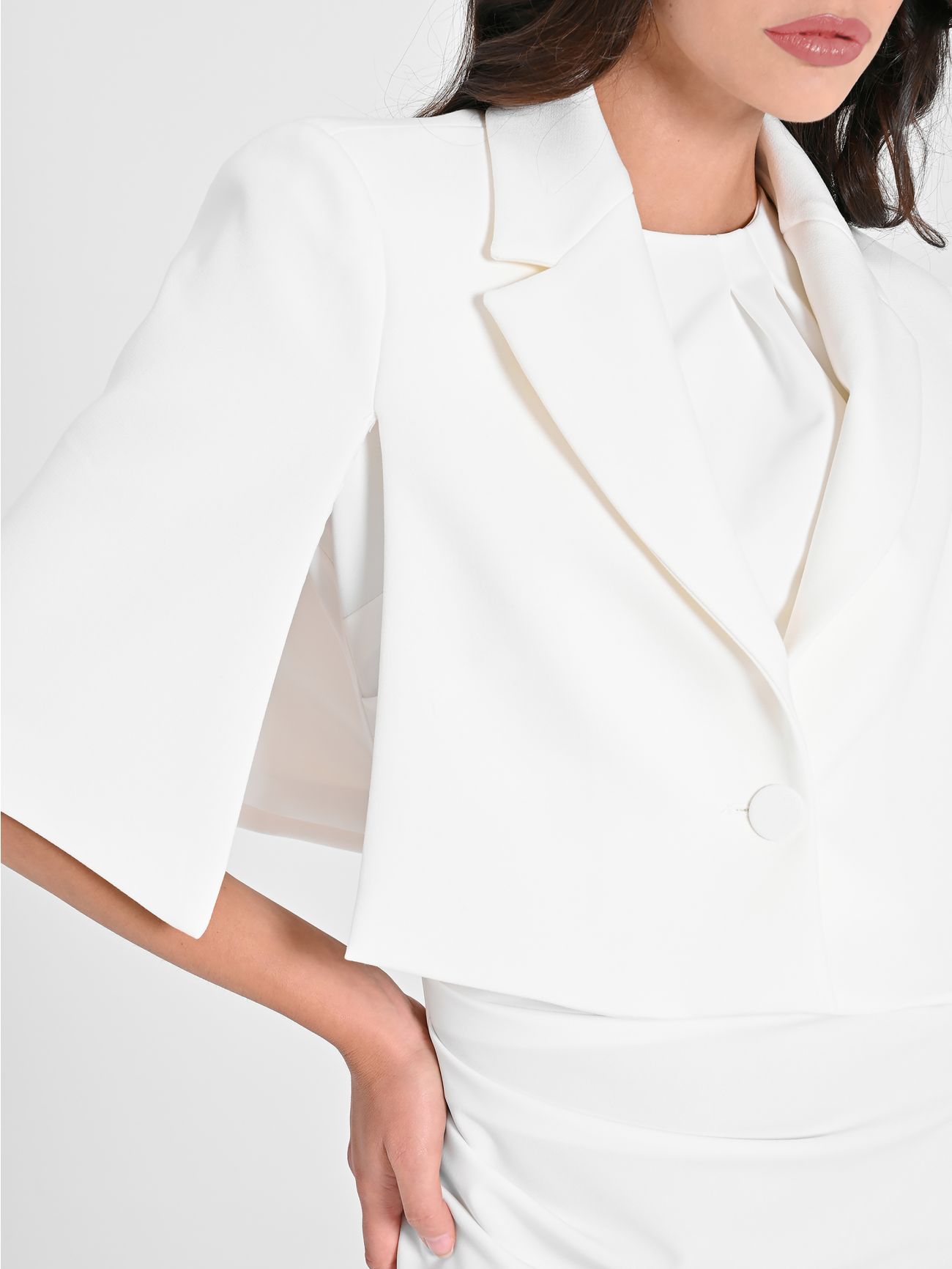 Cape with Covered Button in_i5